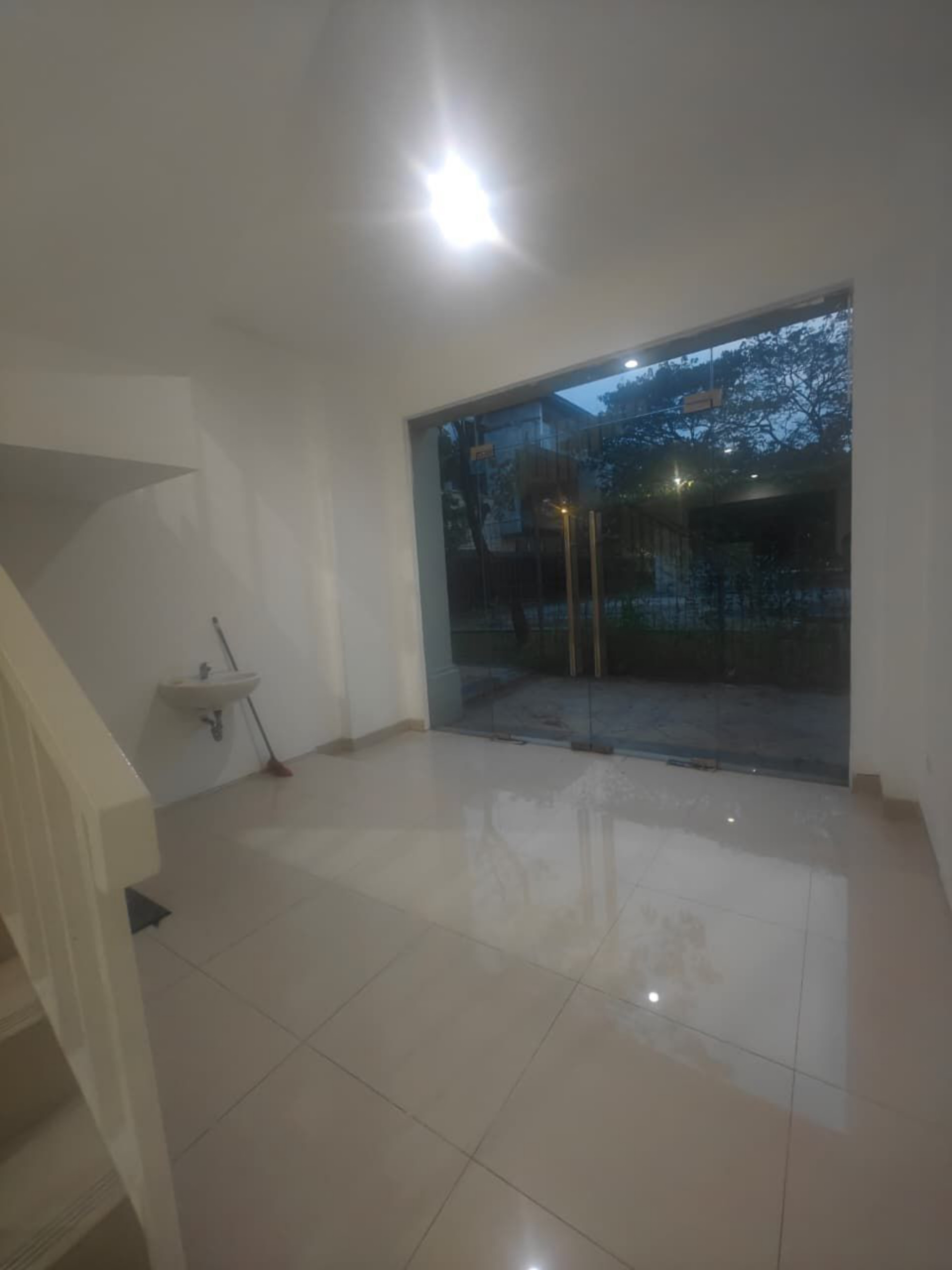 Ruko Disewa di Jakarta Barat, foto 1 dari 7