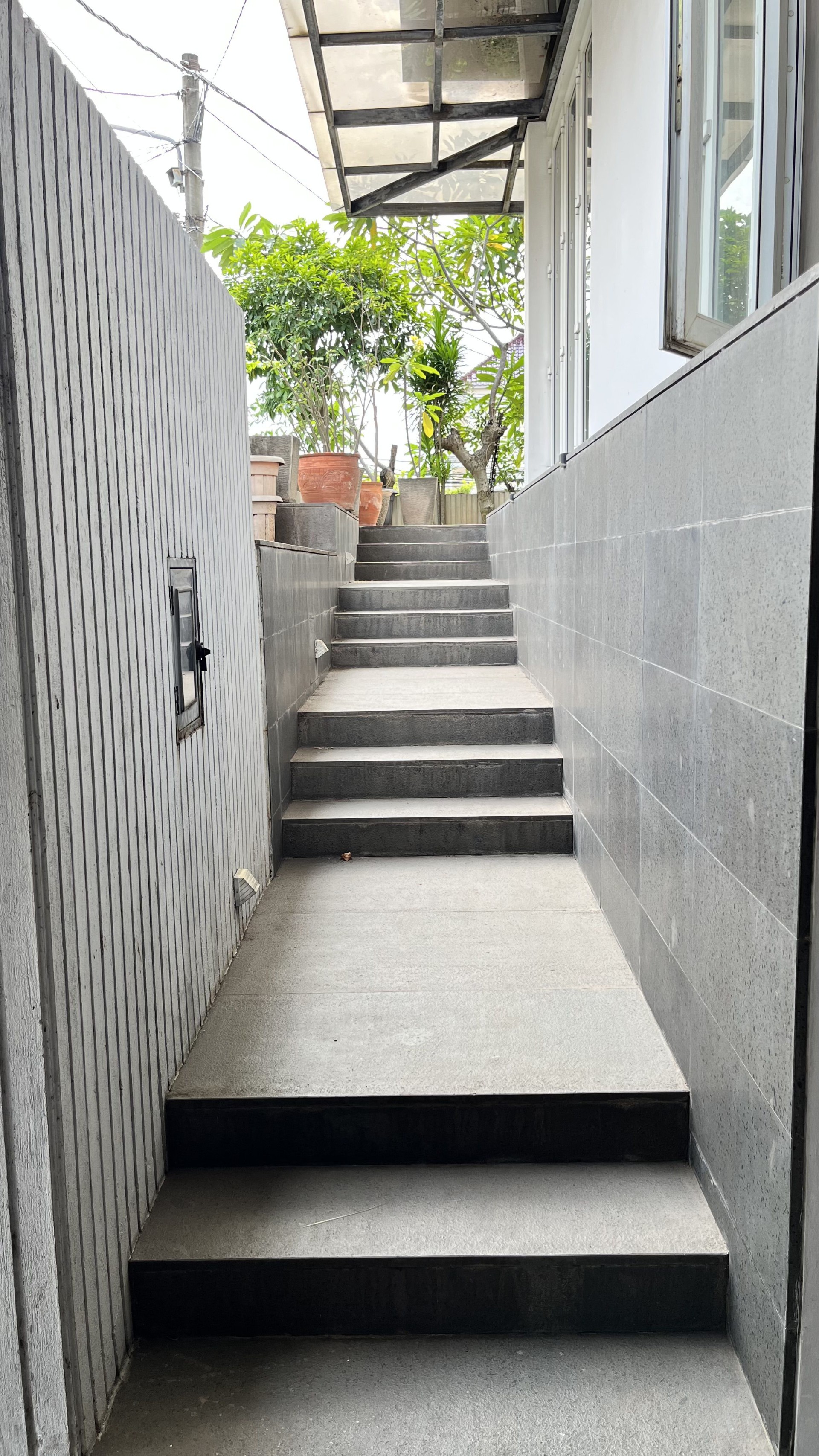 Rumah Dijual di Jakarta Barat, foto 1 dari 10