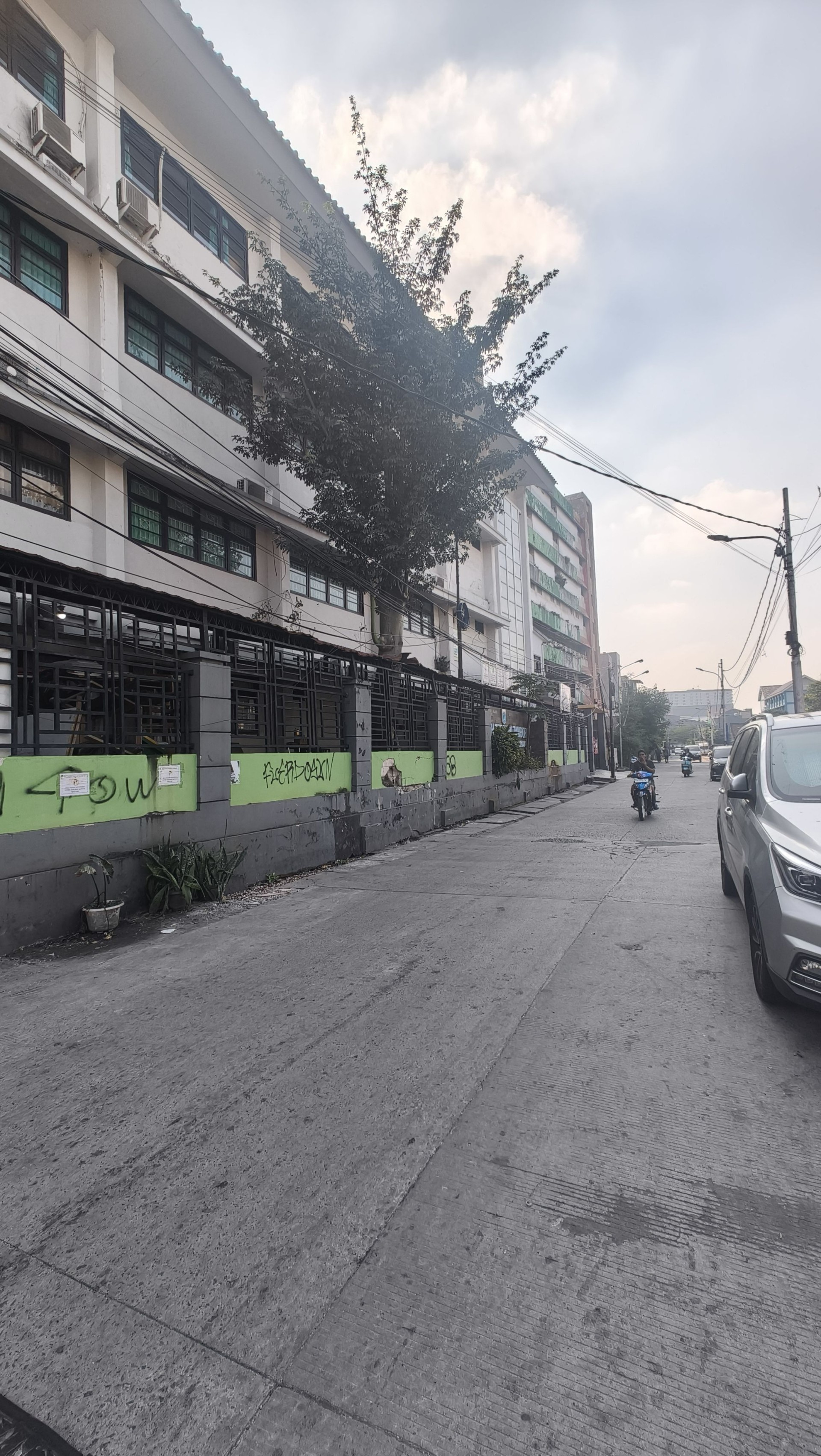 Rumah Disewa di Jakarta Barat, foto 1 dari 10