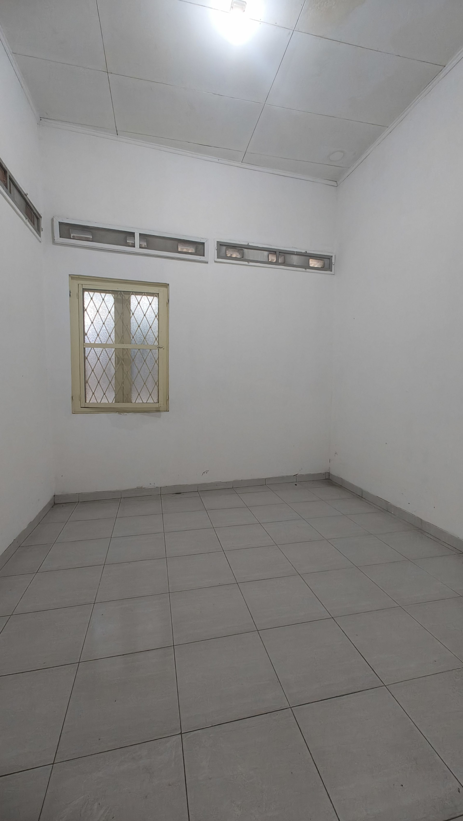 Rumah Disewa di Jakarta Barat, foto 1 dari 10