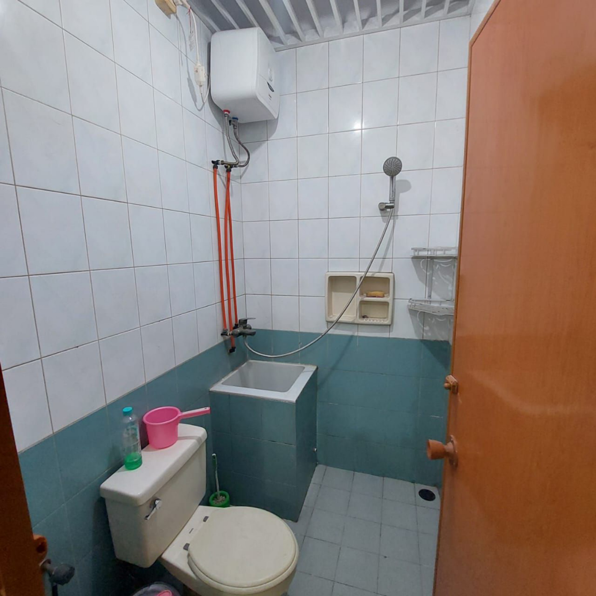 Rumah Disewa di Jakarta Barat, foto 1 dari 8