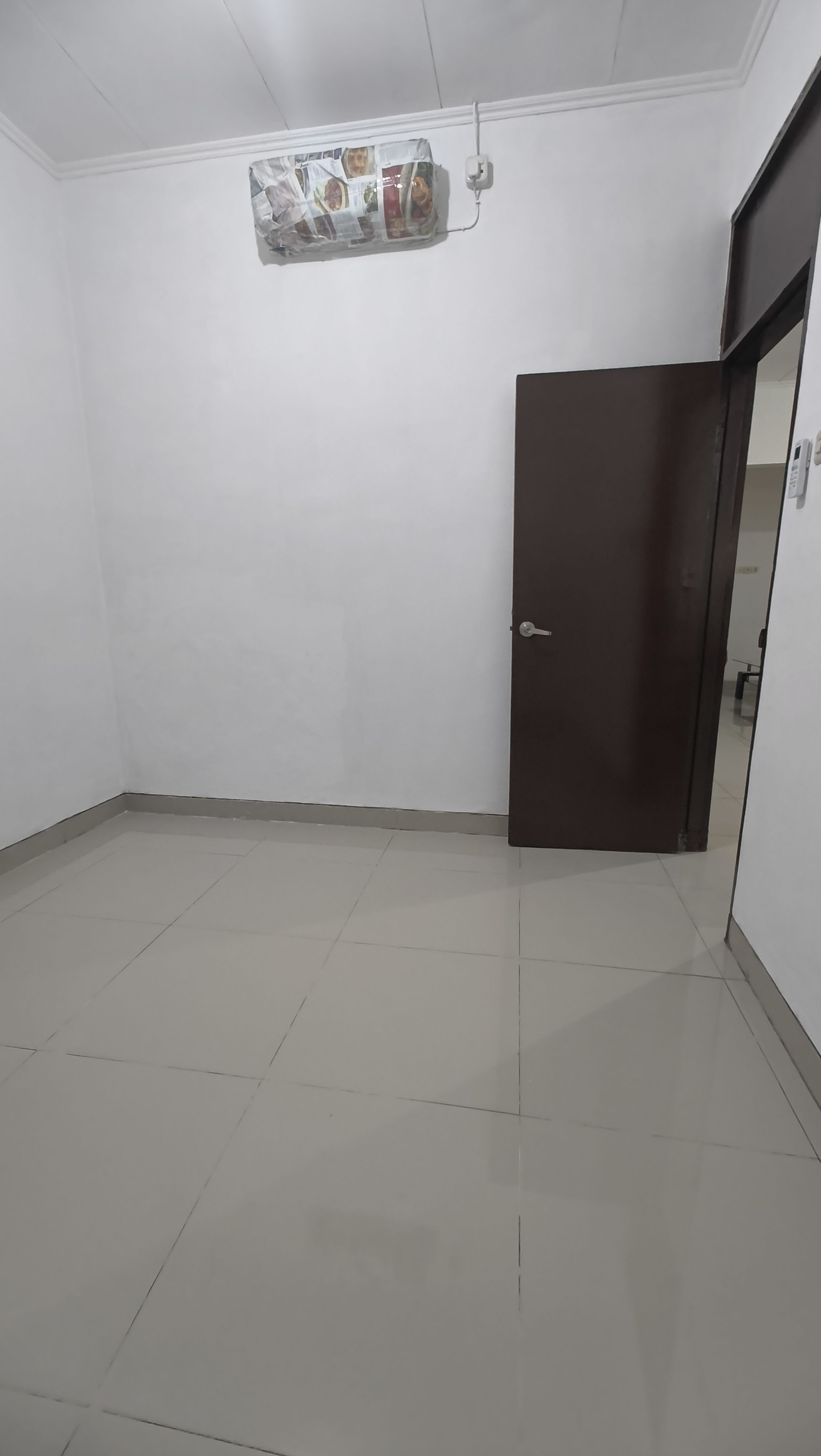 Rumah Disewa di Jakarta Barat, foto 1 dari 10