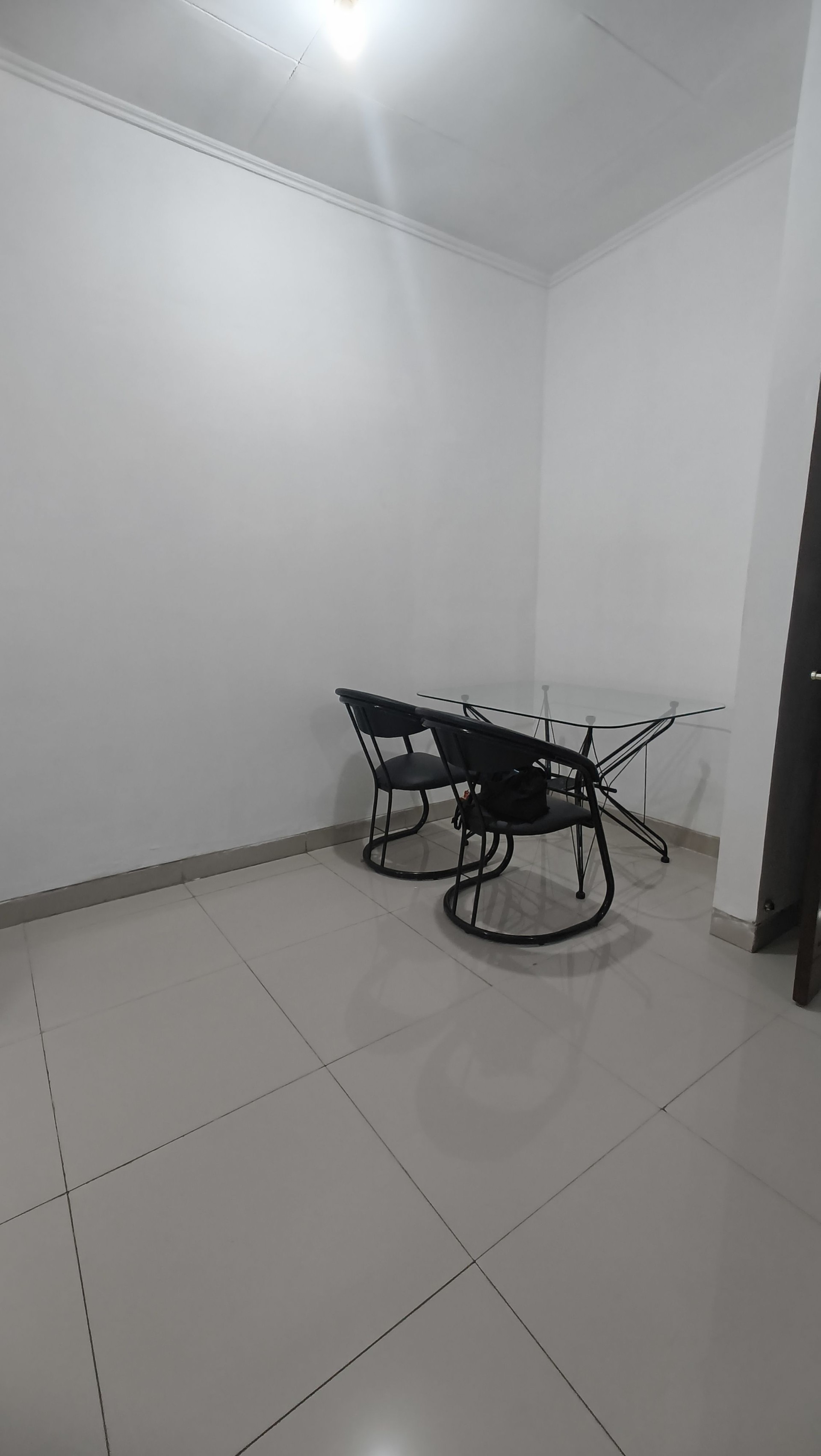 Rumah Disewa di Jakarta Barat, foto 1 dari 10