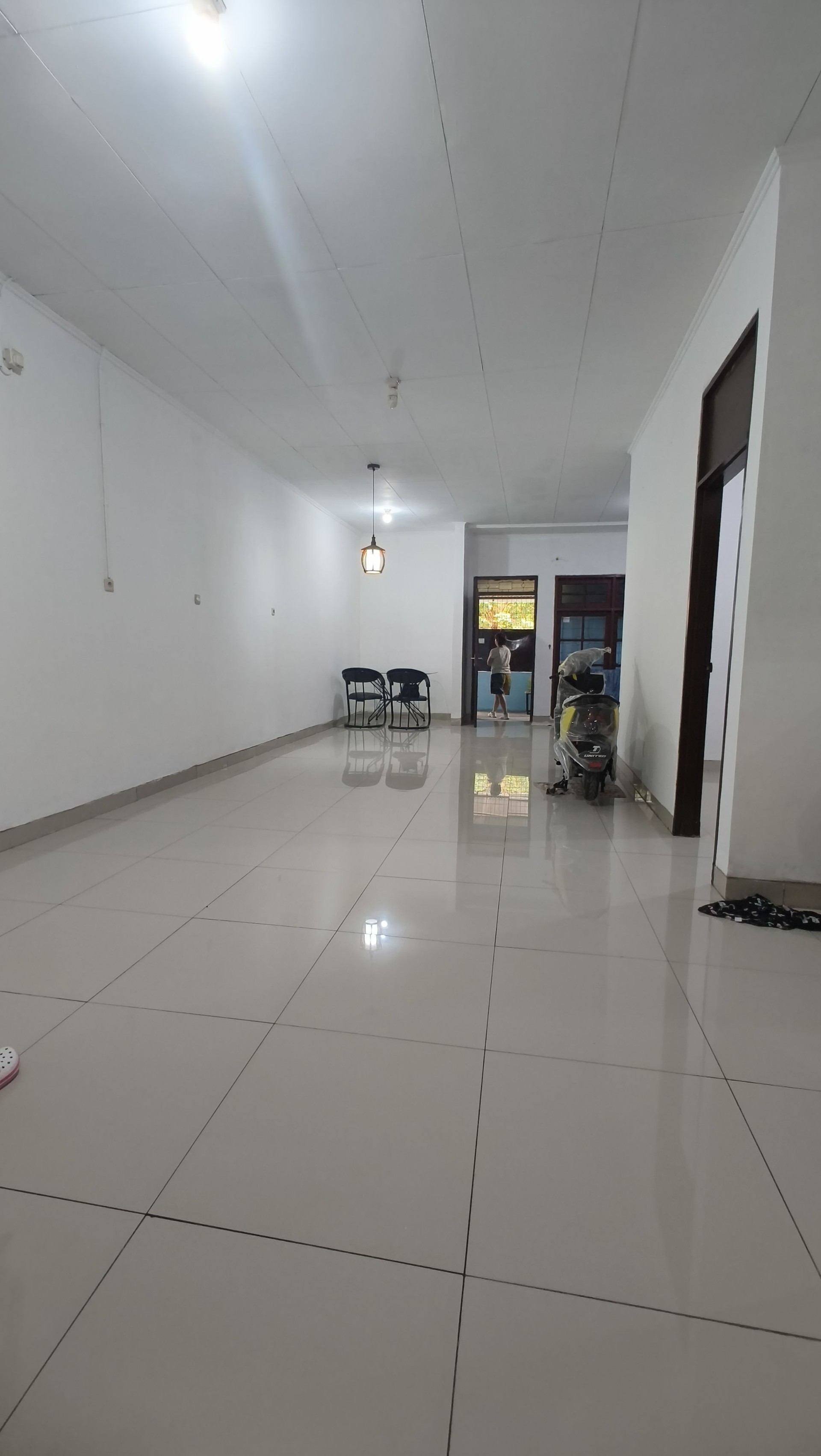 Rumah Disewa di Jakarta Barat, foto 1 dari 10