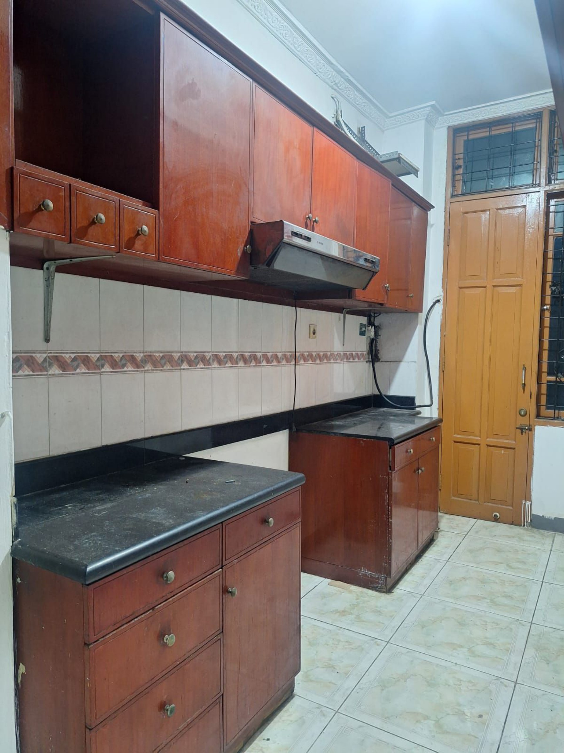 Rumah Disewa di Jakarta Barat, foto 1 dari 6