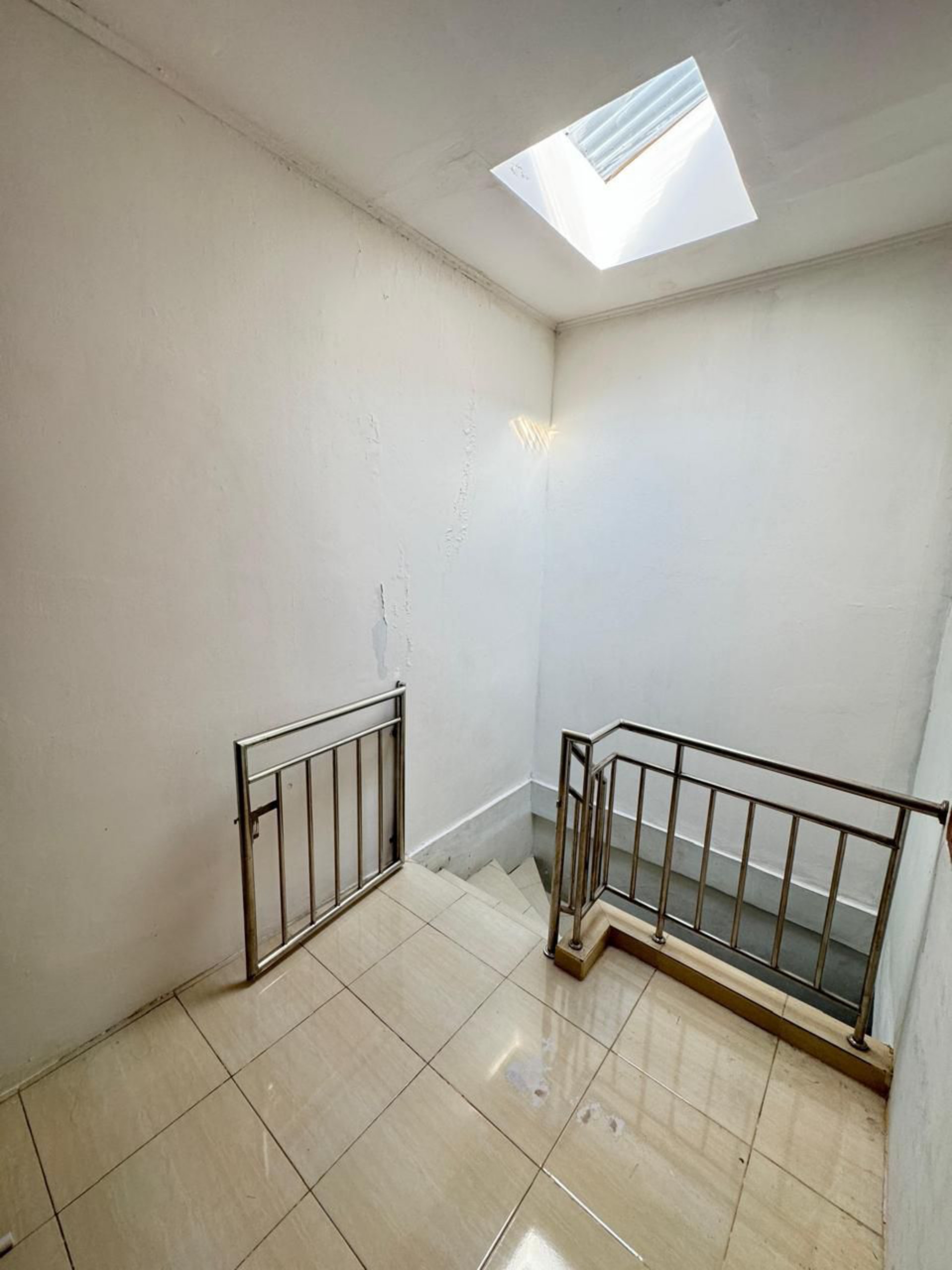 Rumah Dijual di Jakarta Barat, foto 1 dari 6