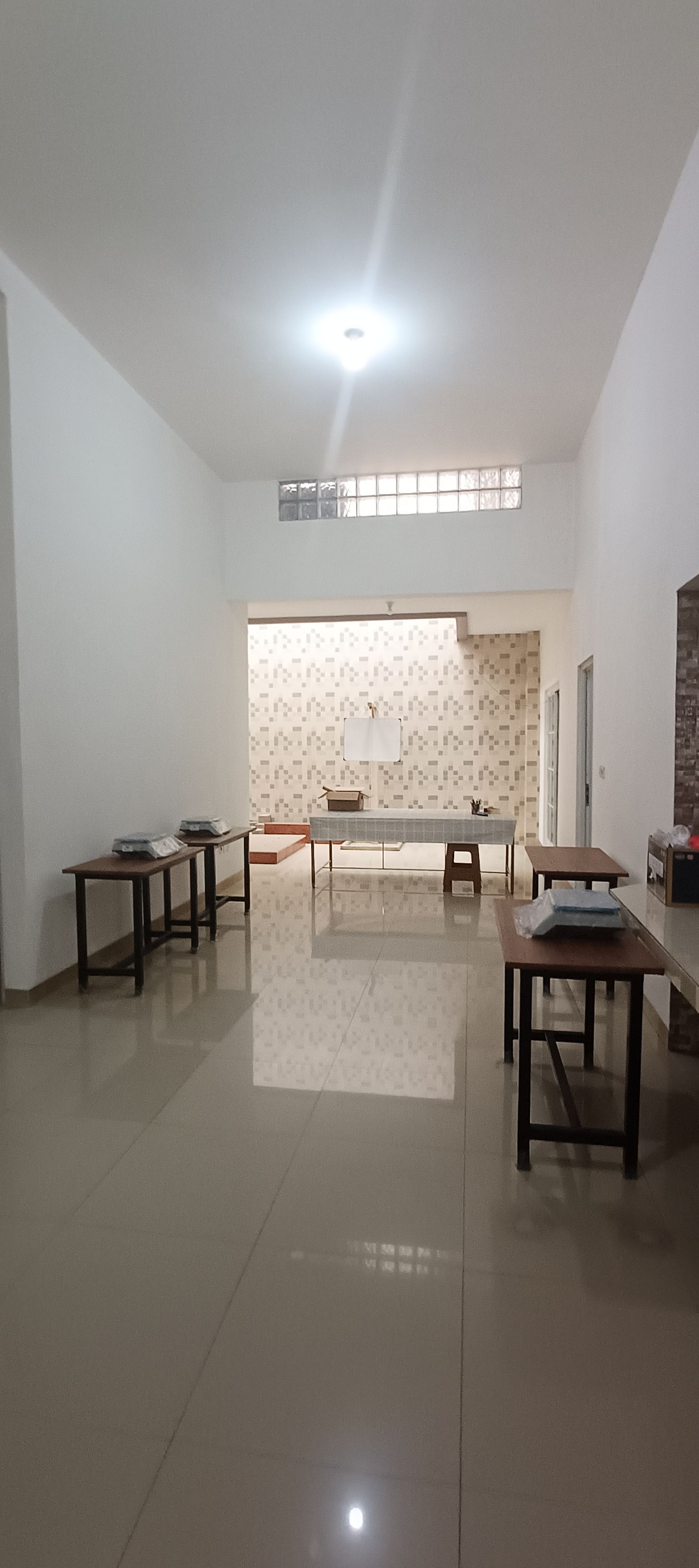 Rumah Disewa di Jakarta Barat, foto 2 dari 9