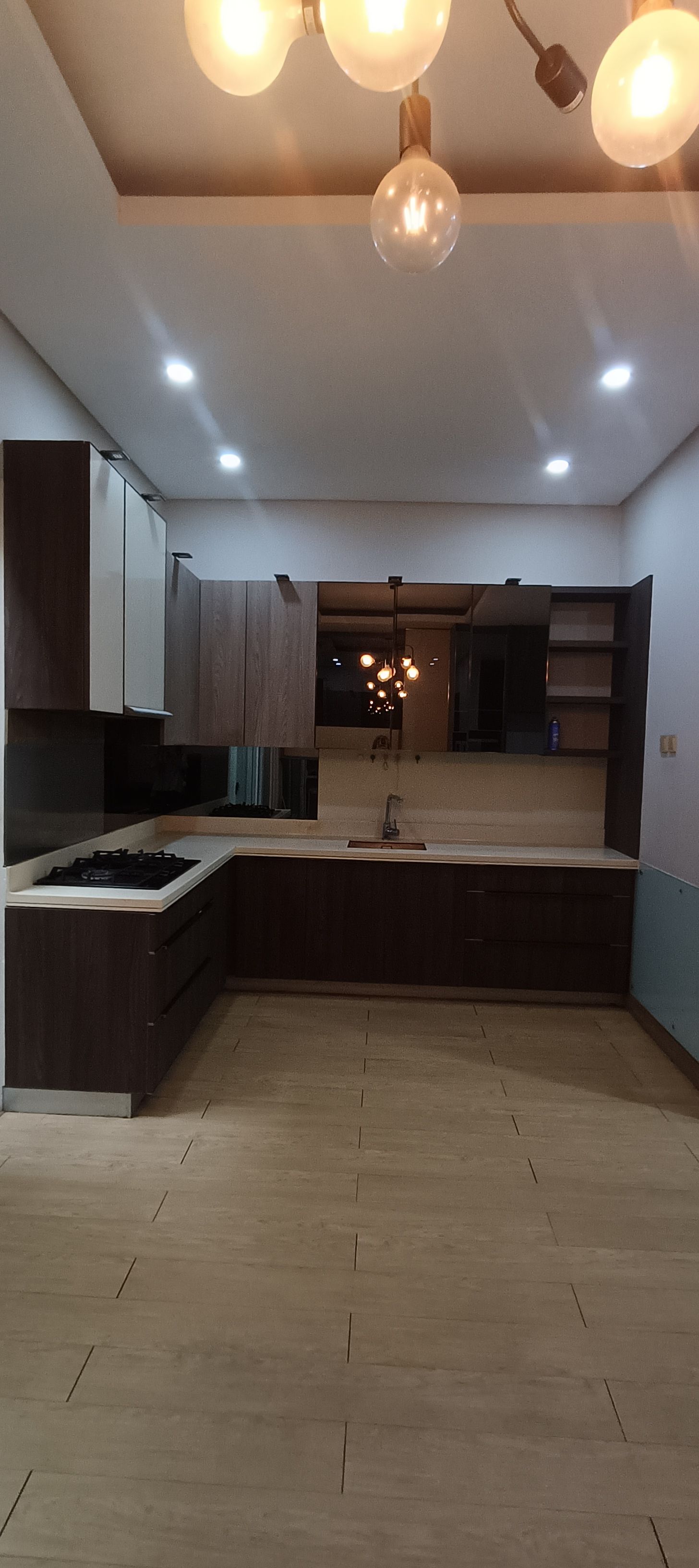 Rumah Disewa di Jakarta Barat, foto 1 dari 10