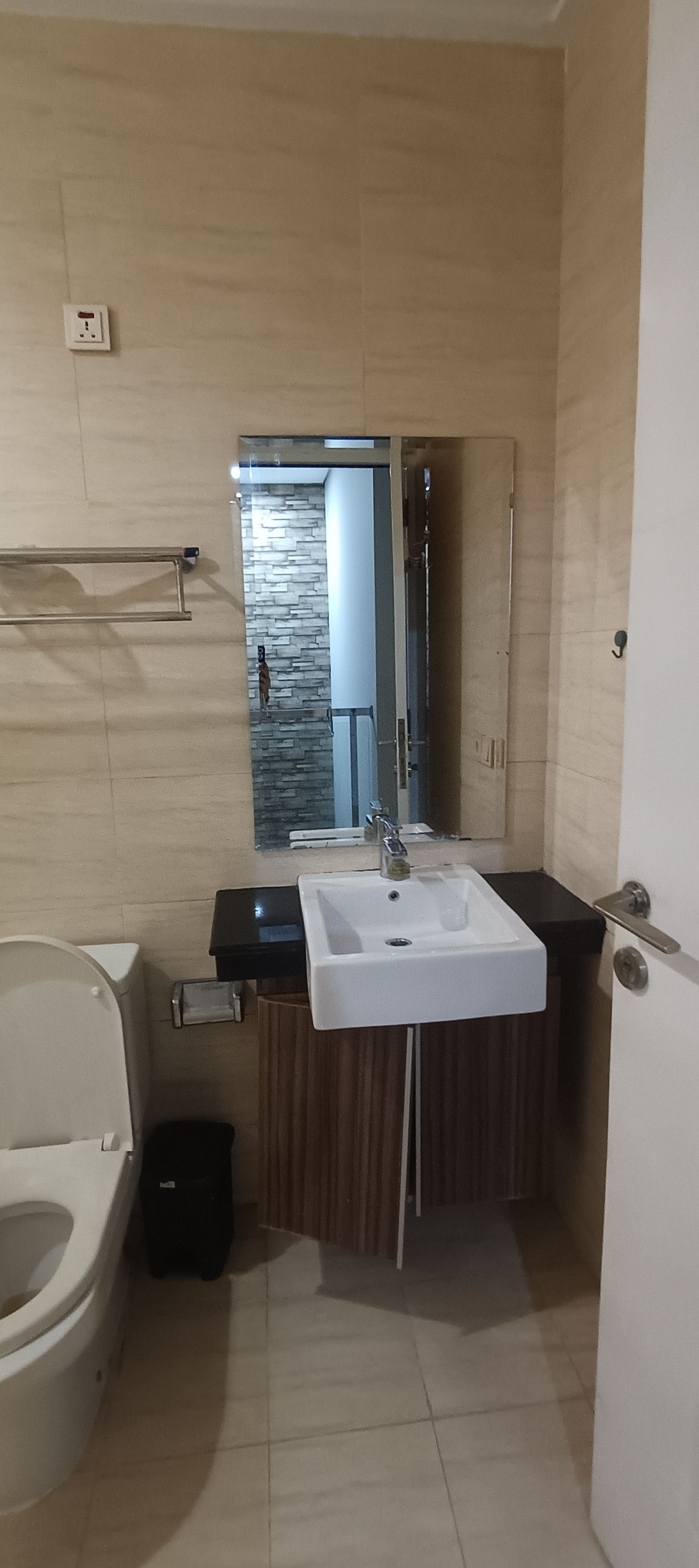 Rumah Disewa di Jakarta Barat, foto 6 dari 10