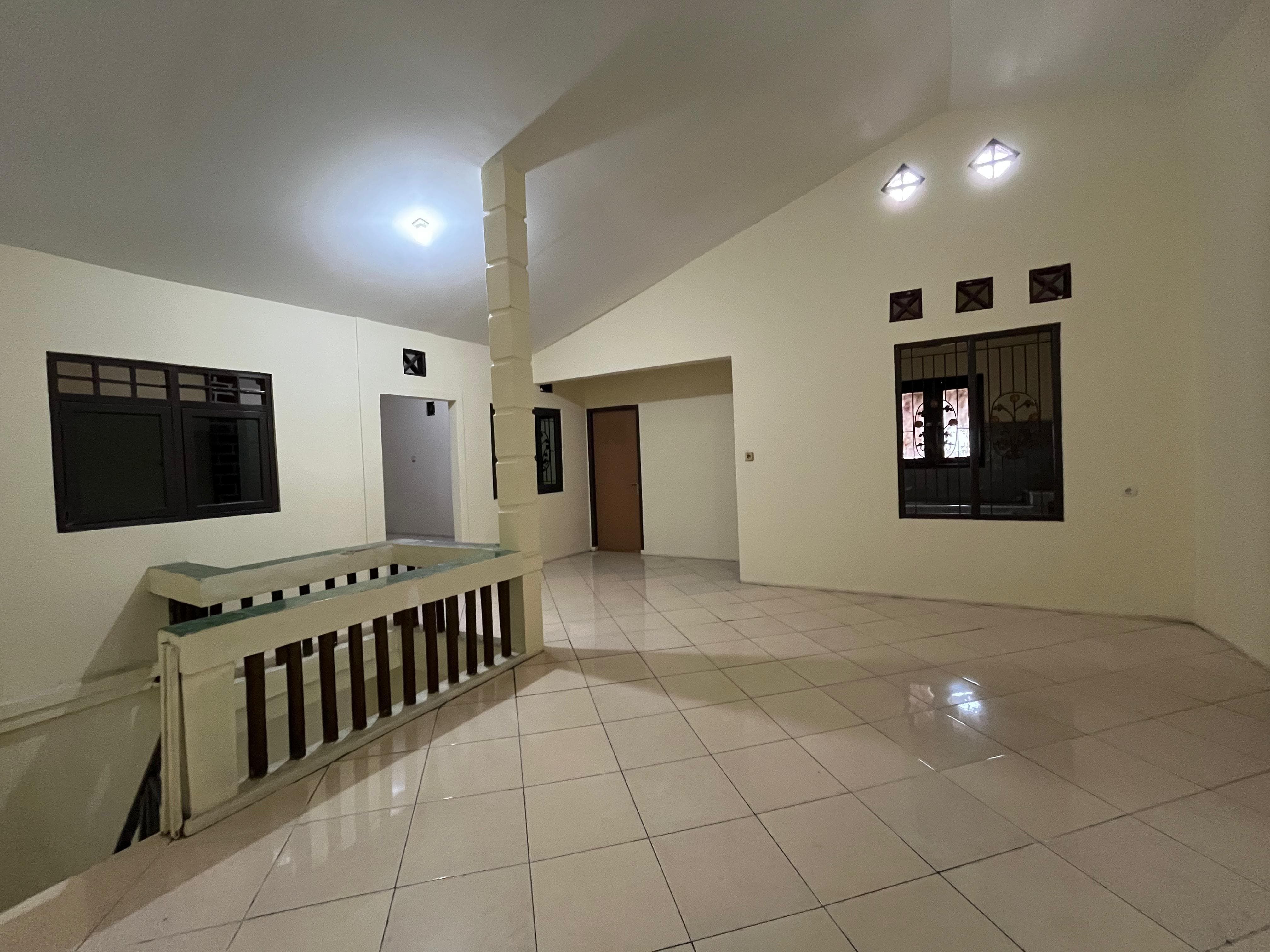 Rumah Dijual di Jakarta Timur, foto 1 dari 10