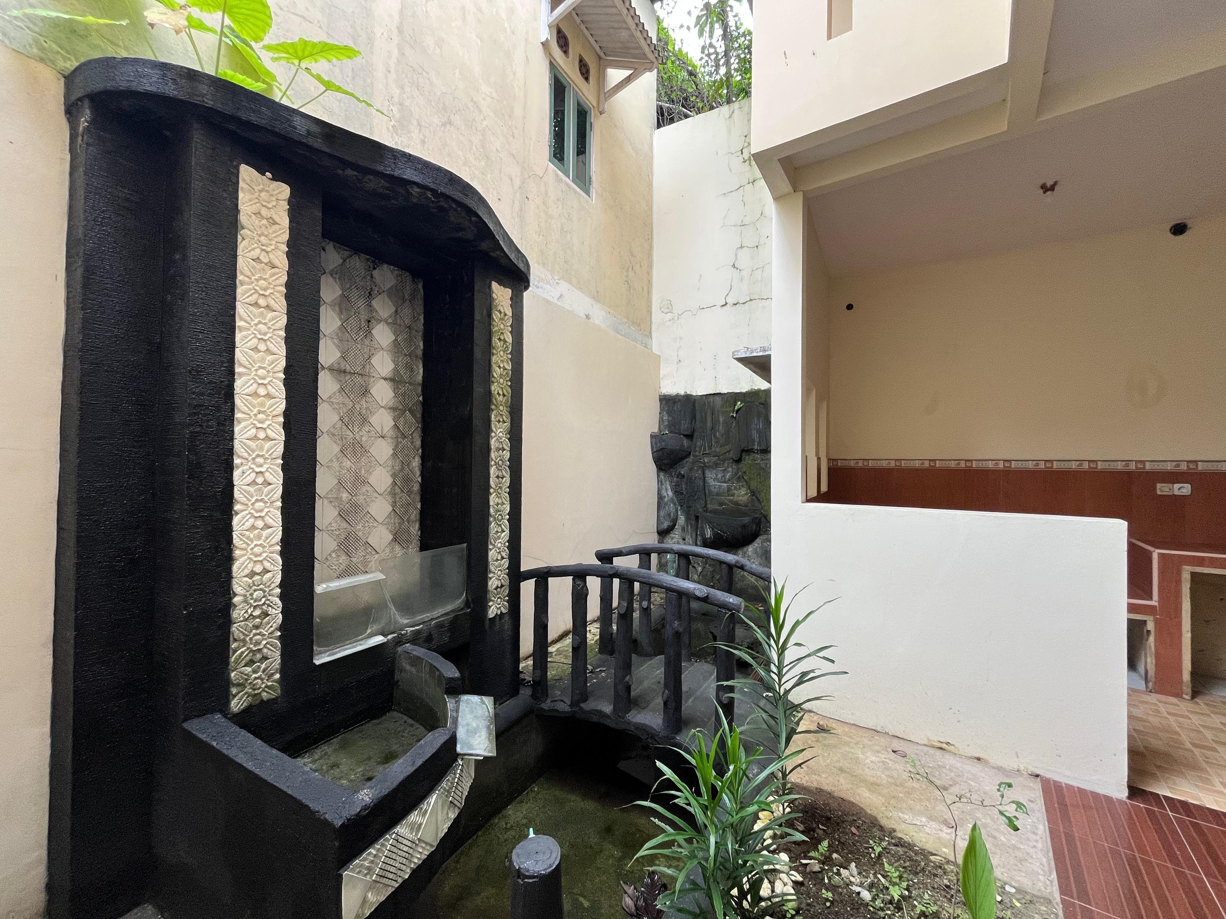 Rumah Dijual di Jakarta Timur, foto 1 dari 10
