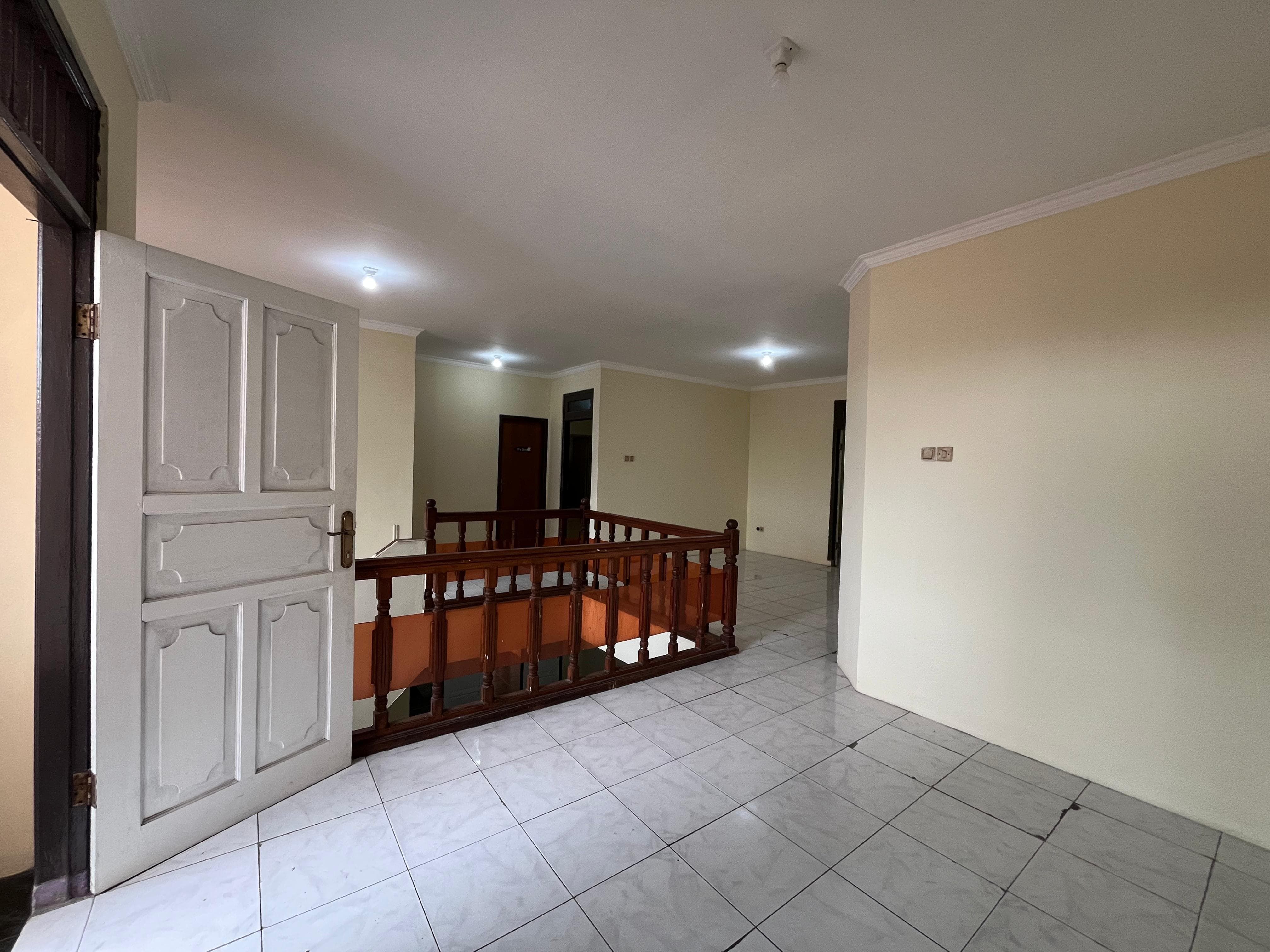 Rumah Dijual di Jakarta Timur, foto 1 dari 10