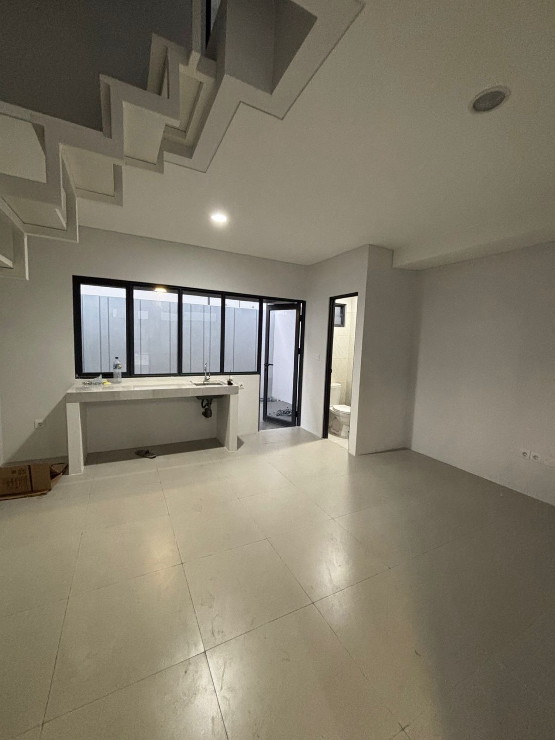 Rumah Disewa di Tangerang, foto 2 dari 9
