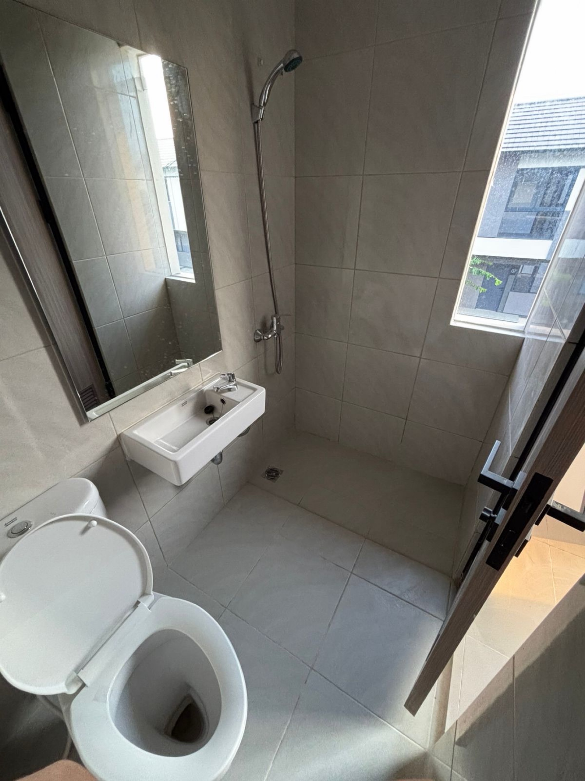 Rumah Disewa di Tangerang, foto 7 dari 9