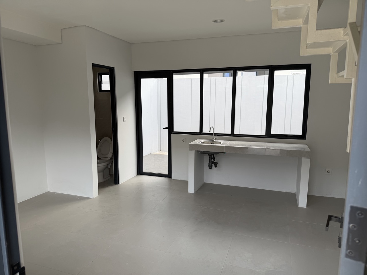 Rumah Disewa di Tangerang, foto 2 dari 10