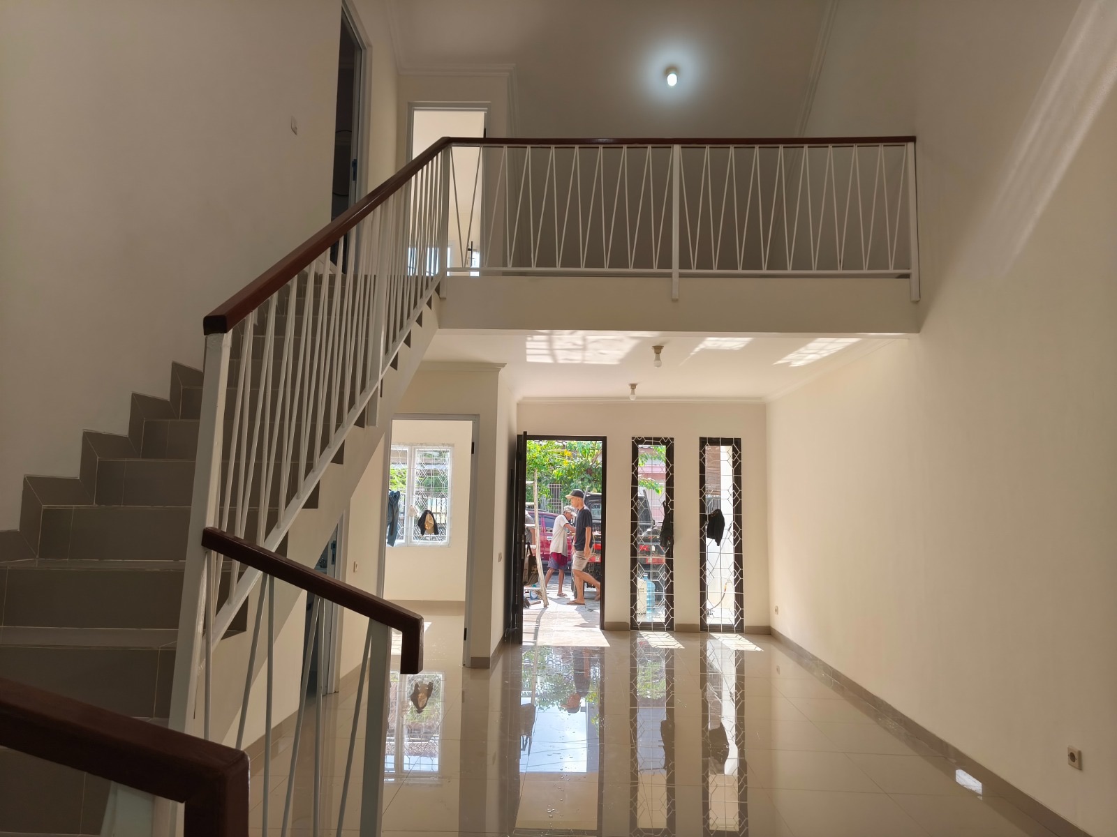 Rumah Dijual di Jakarta Barat, foto 2 dari 10