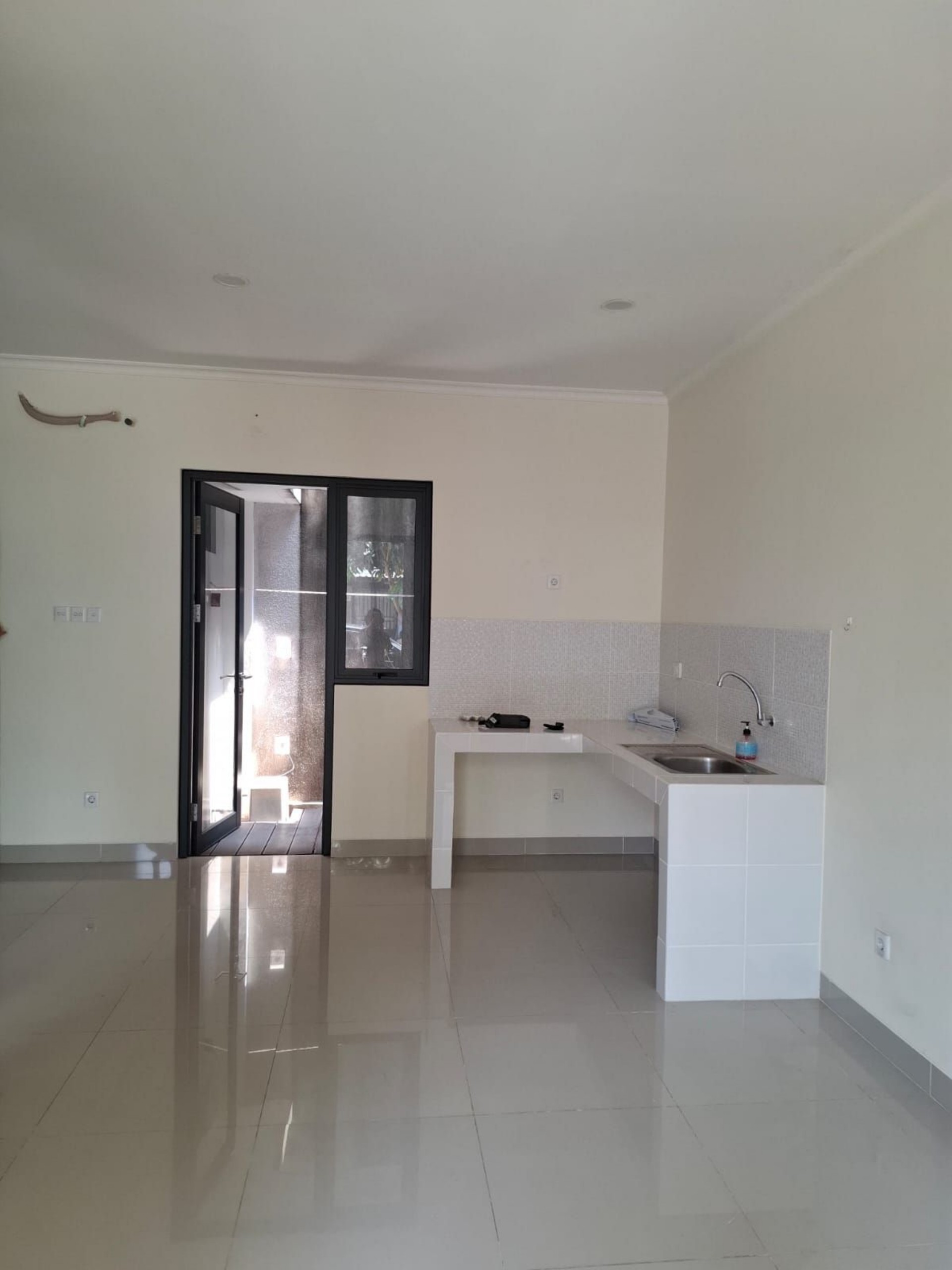 Rumah Disewa di Tangerang, foto 2 dari 7
