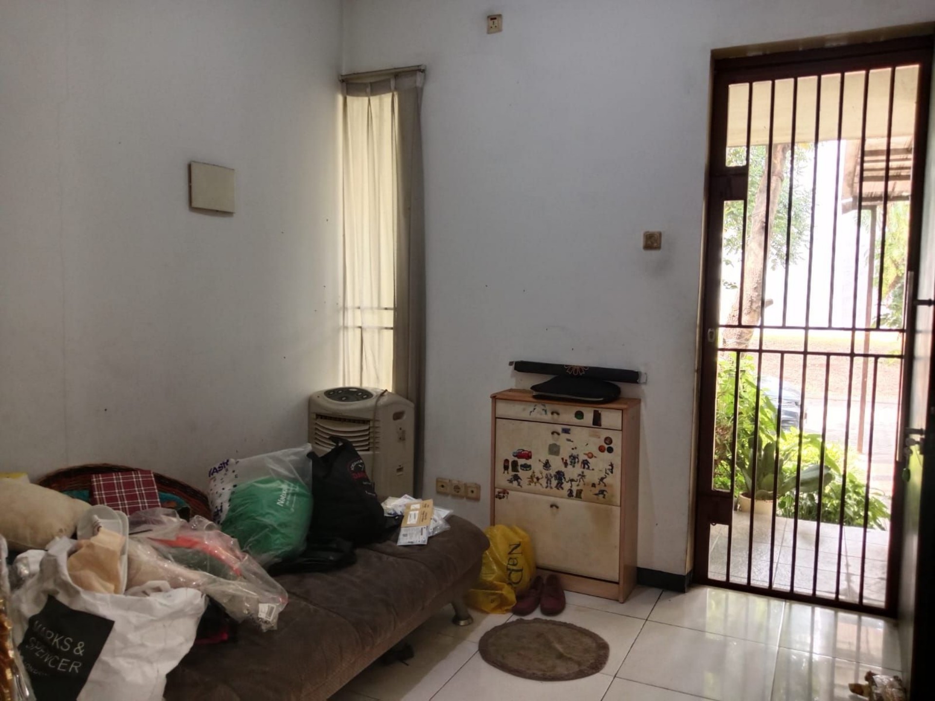 Rumah Dijual di Jakarta Barat, foto 1 dari 10