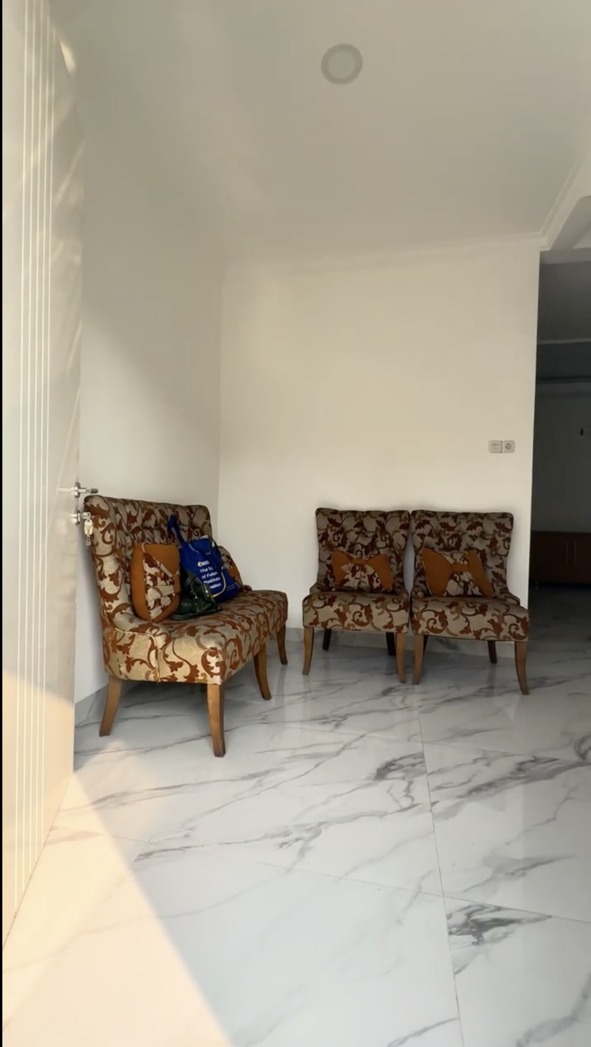 Rumah Dijual di Jakarta Barat, foto 2 dari 10