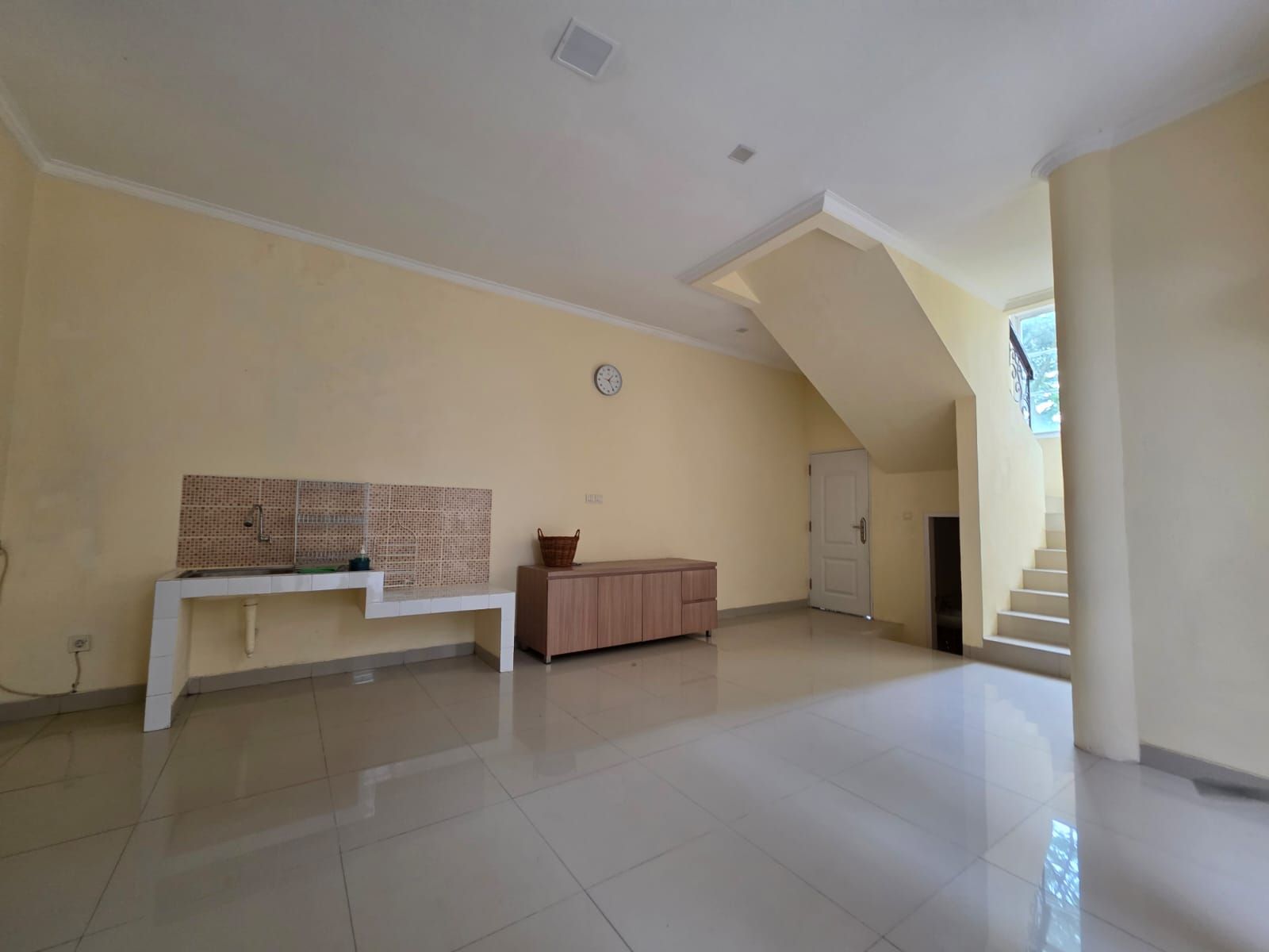 Rumah Disewa di Tangerang, foto 1 dari 8