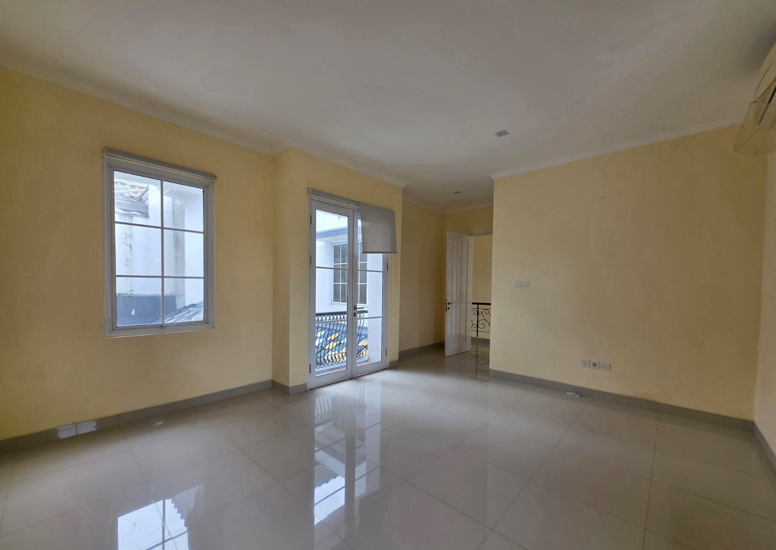 Rumah Disewa di Tangerang, foto 1 dari 8