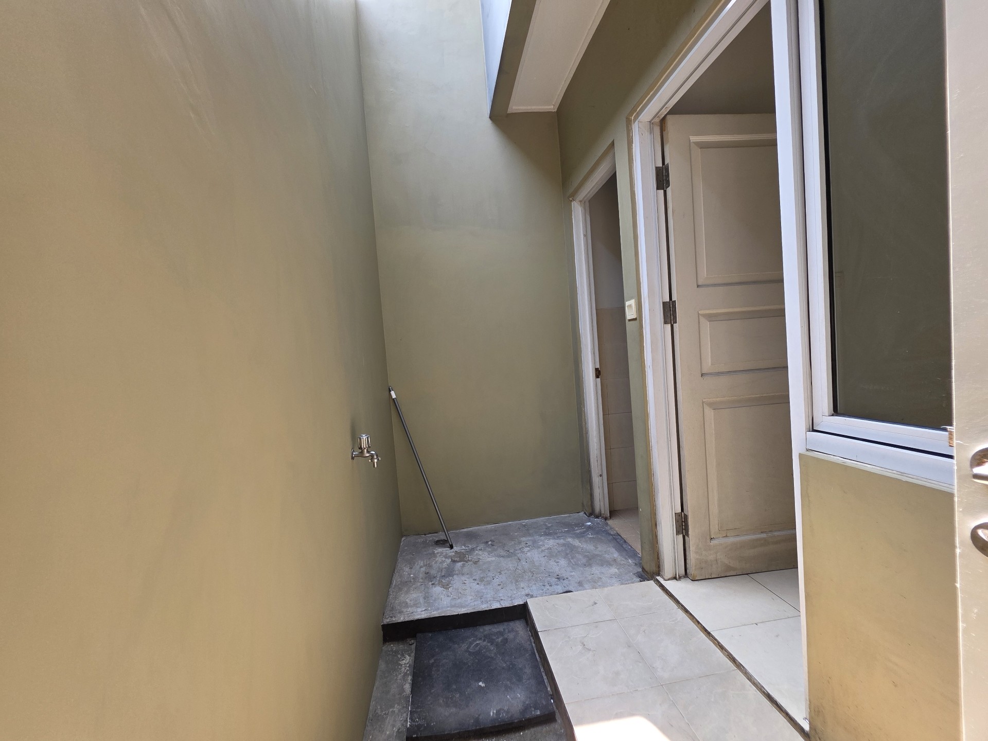 Rumah Disewa di Tangerang, foto 1 dari 9
