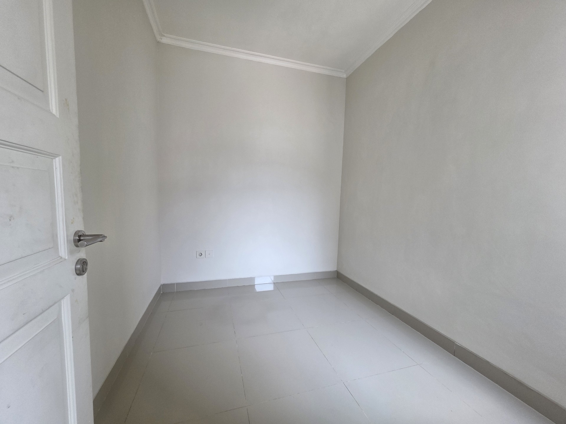 Rumah Disewa di Tangerang, foto 1 dari 9
