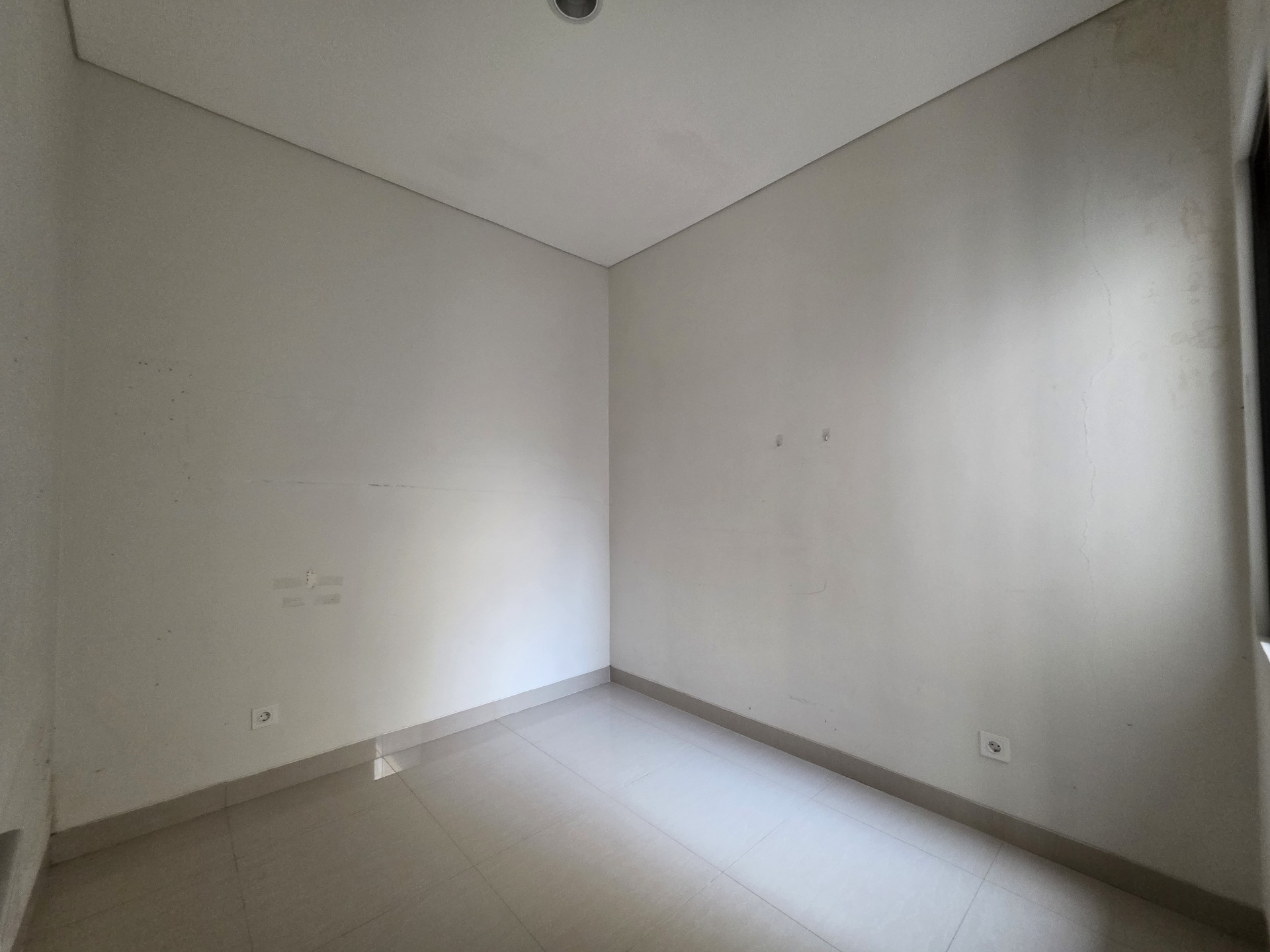 Rumah Disewa di Tangerang, foto 1 dari 9