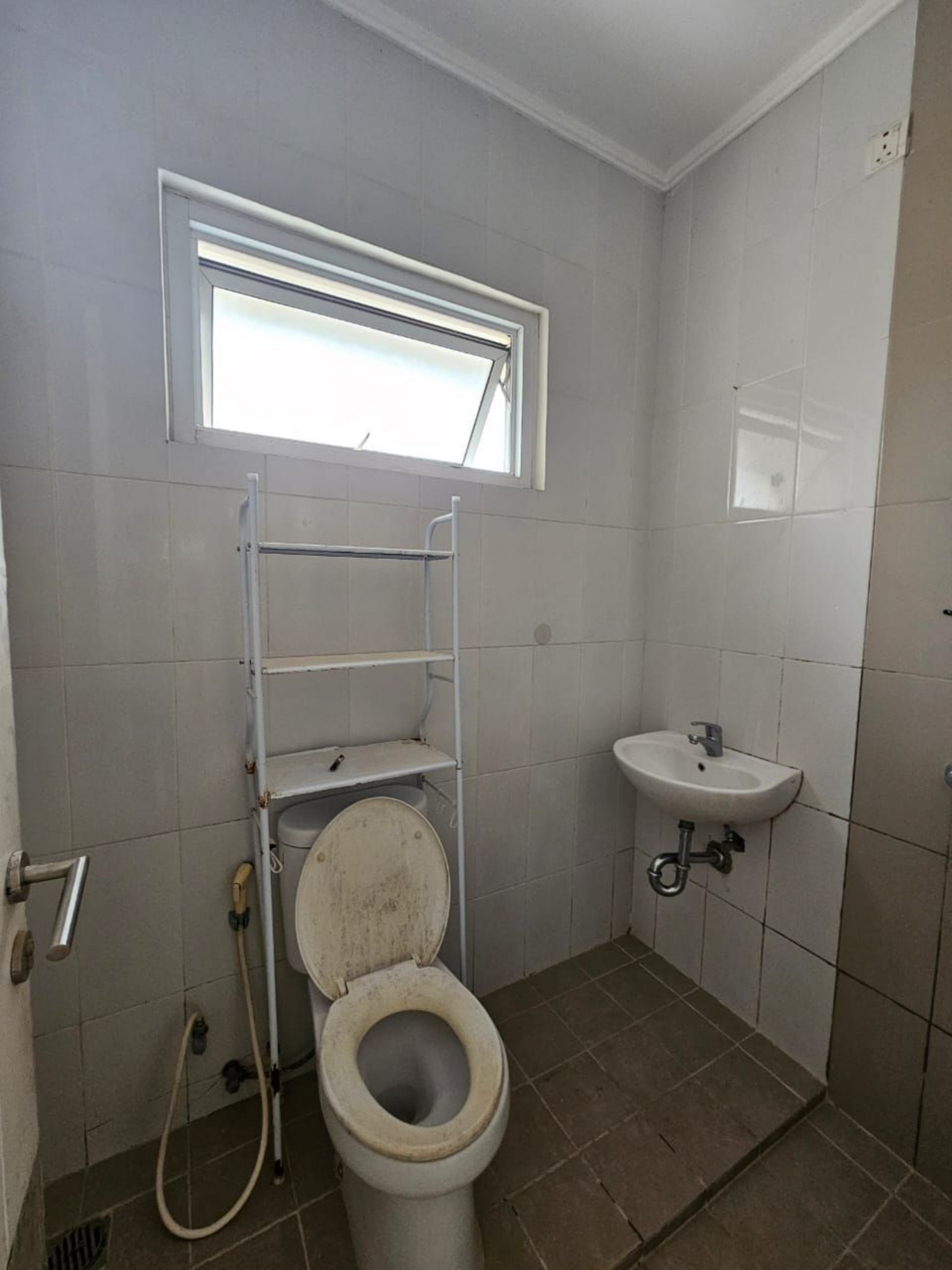 Rumah Disewa di Tangerang, foto 1 dari 5