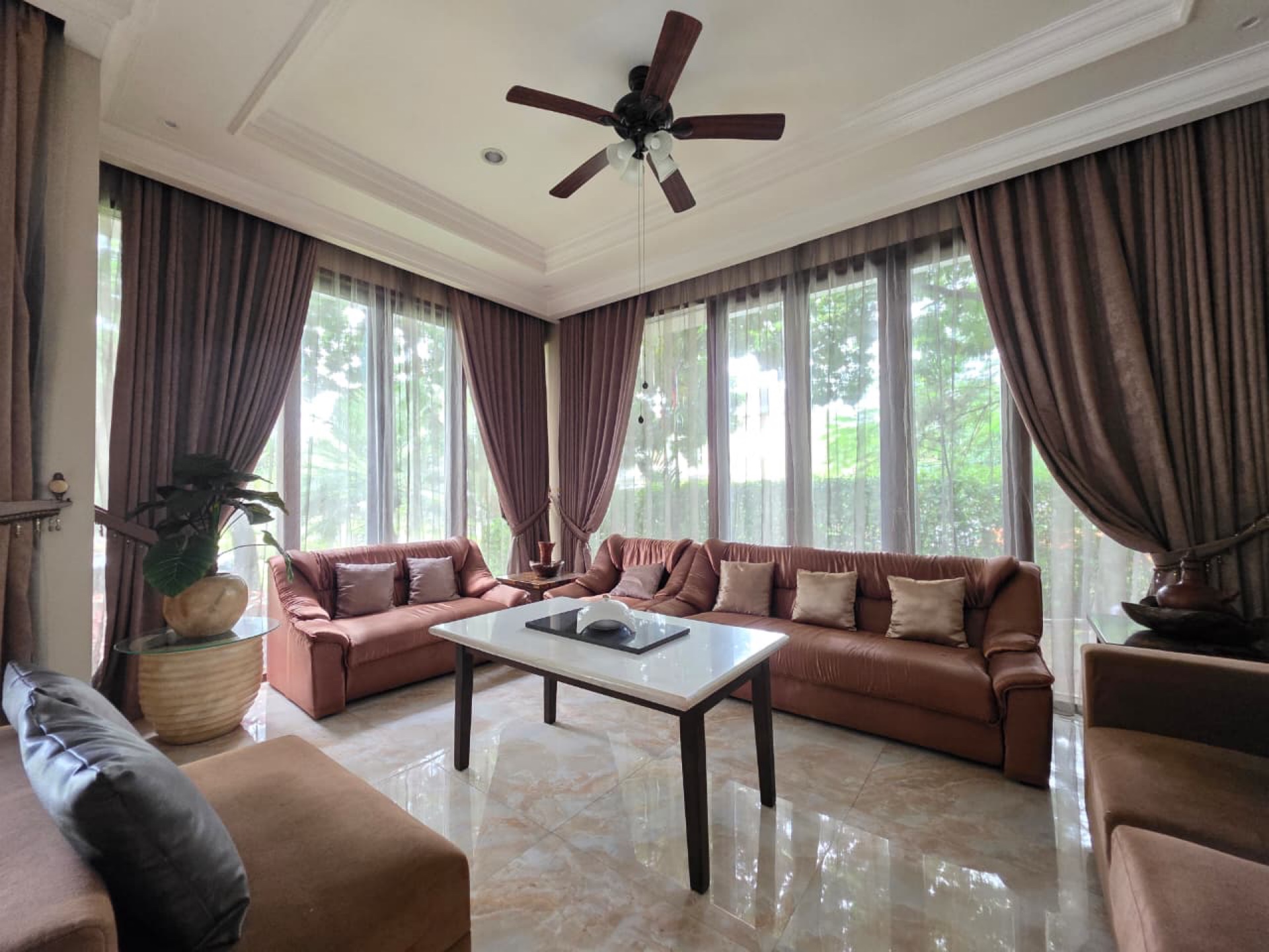 Rumah Disewa di Tangerang, foto 1 dari 10