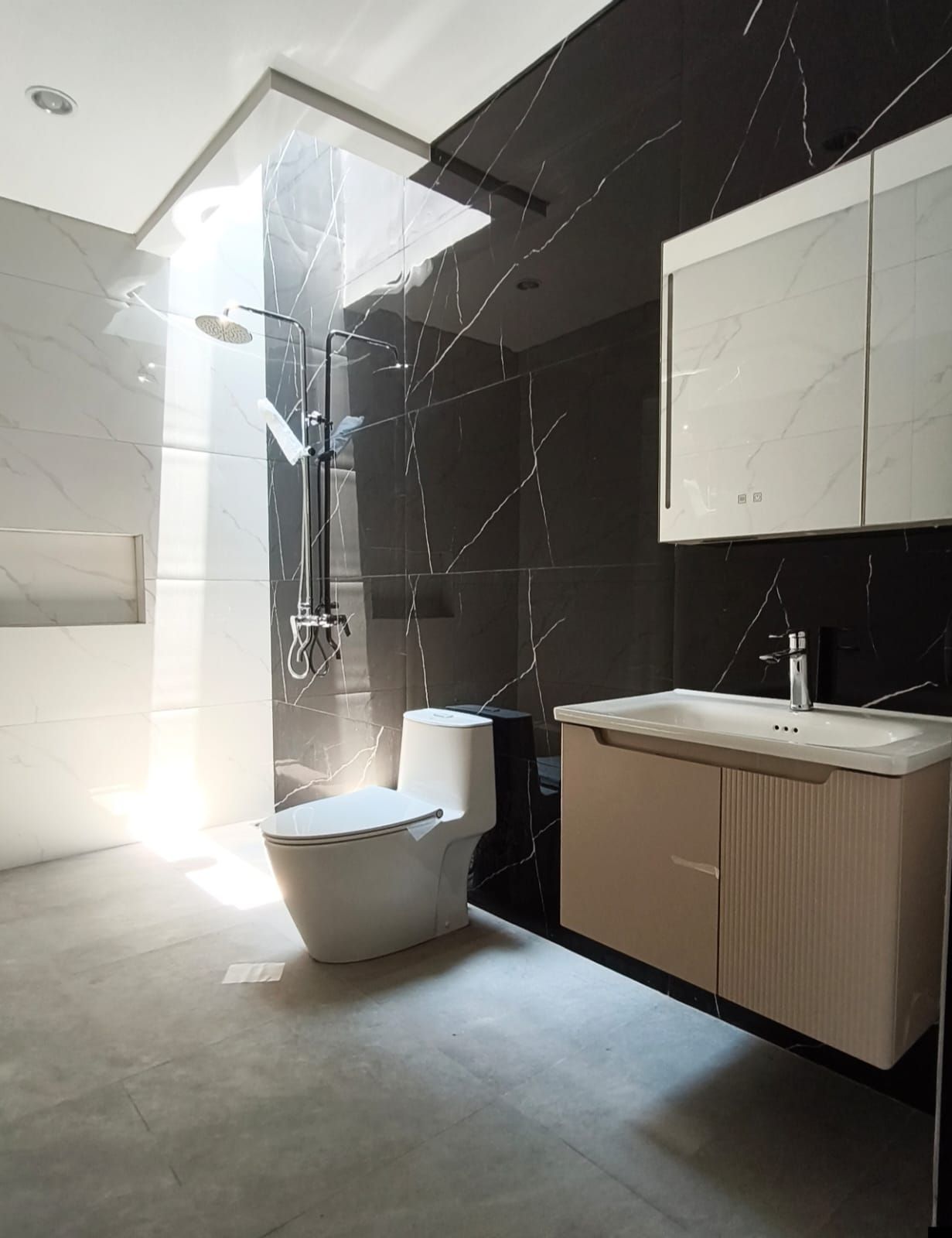 Rumah Dijual di Tangerang, foto 1 dari 8
