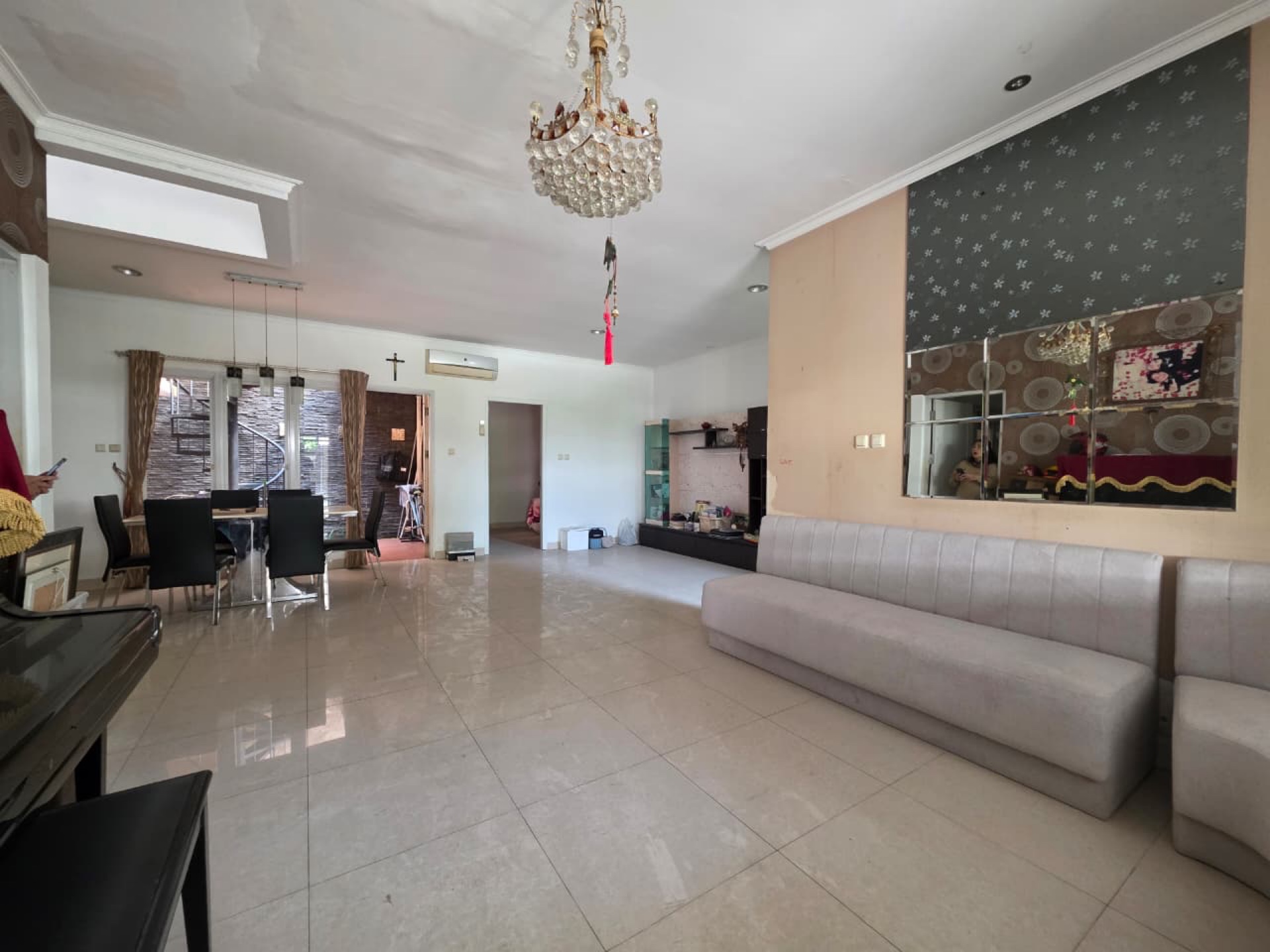 Rumah Disewa di Tangerang, foto 1 dari 10