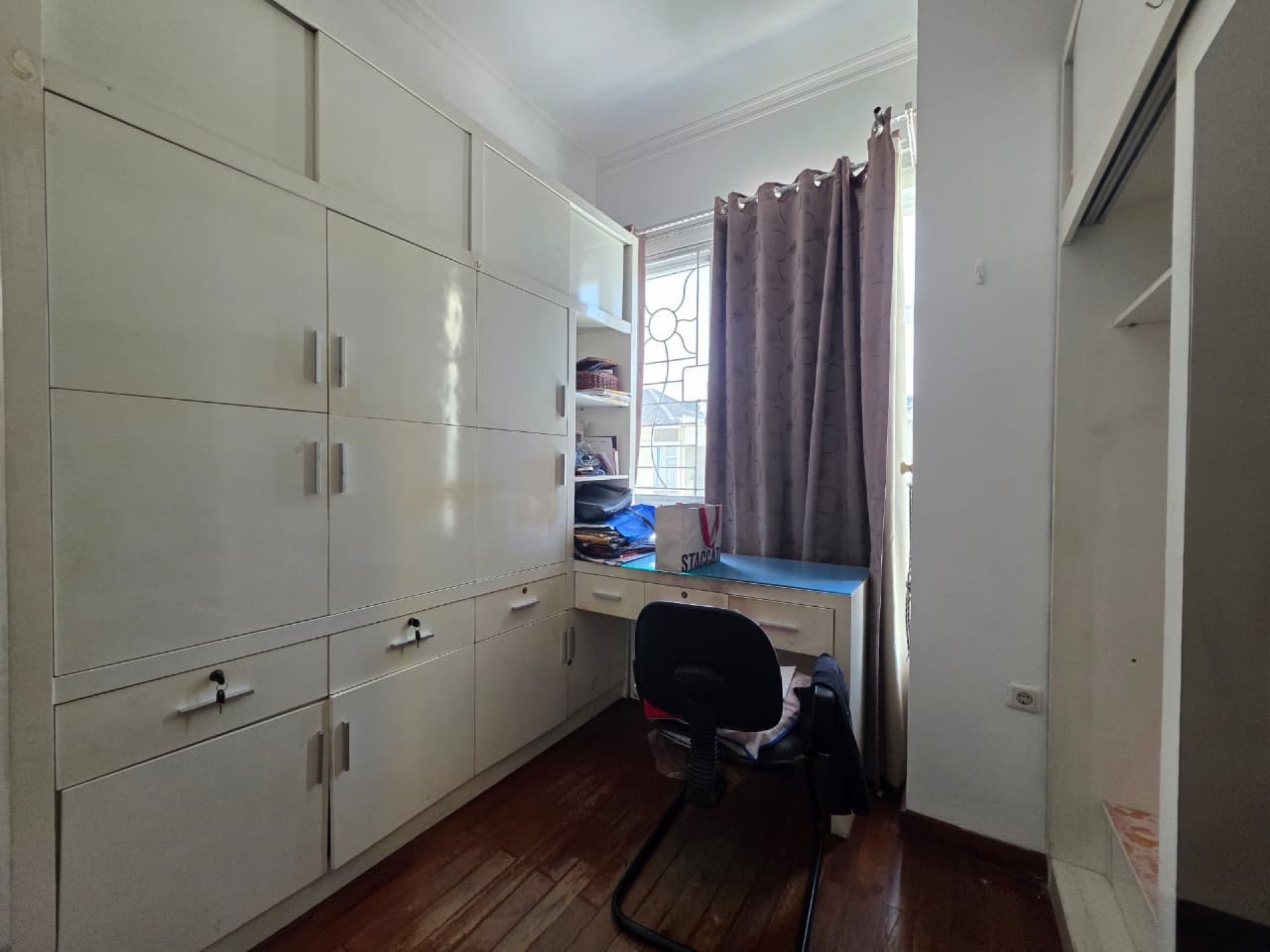 Rumah Disewa di Tangerang, foto 1 dari 10