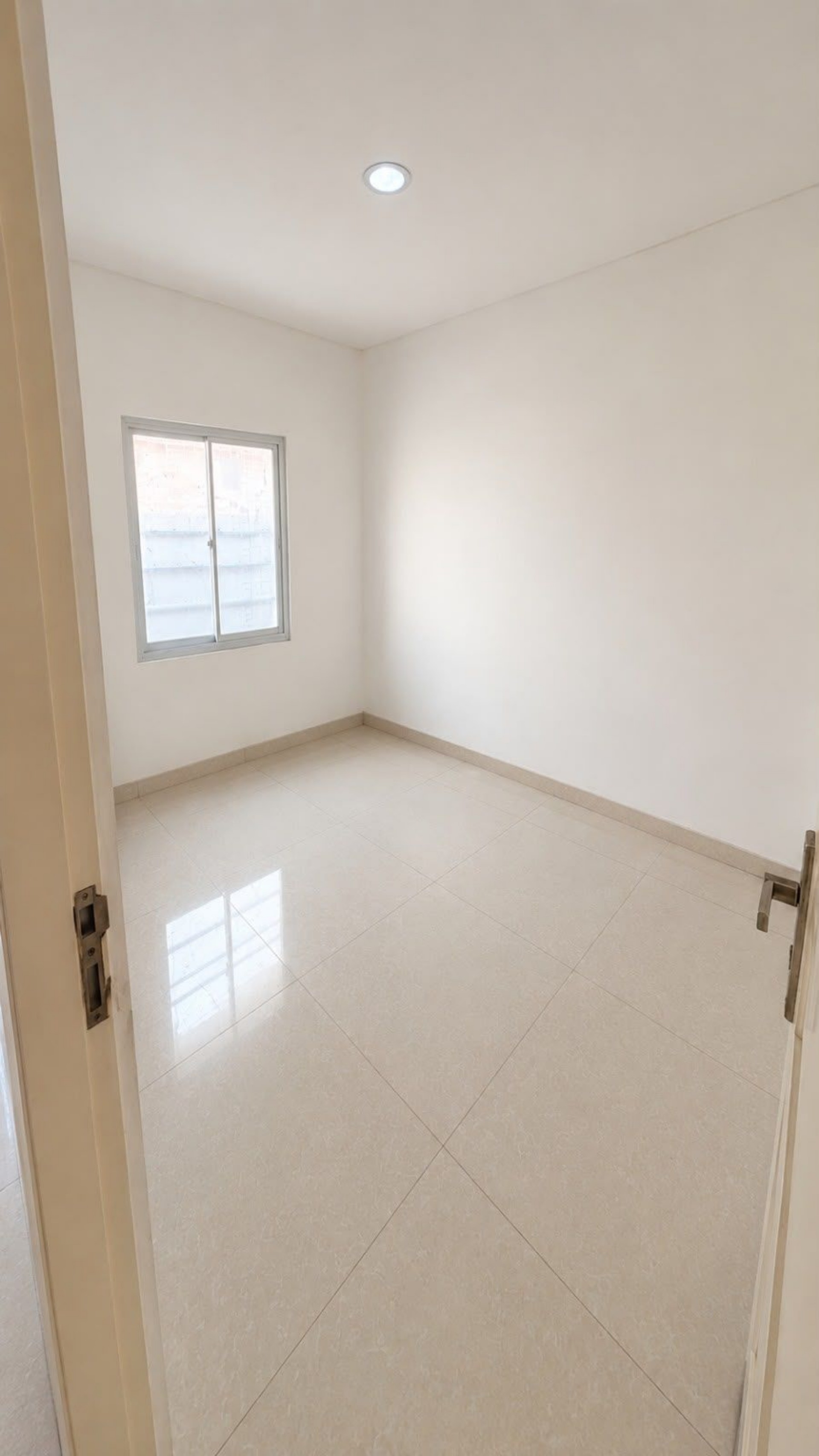 Rumah Disewa di Tangerang, foto 3 dari 8