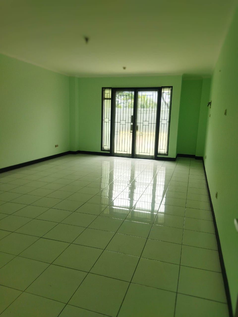 Ruko Dijual di Gading Serpong, Tangerang, foto 1 dari 5
