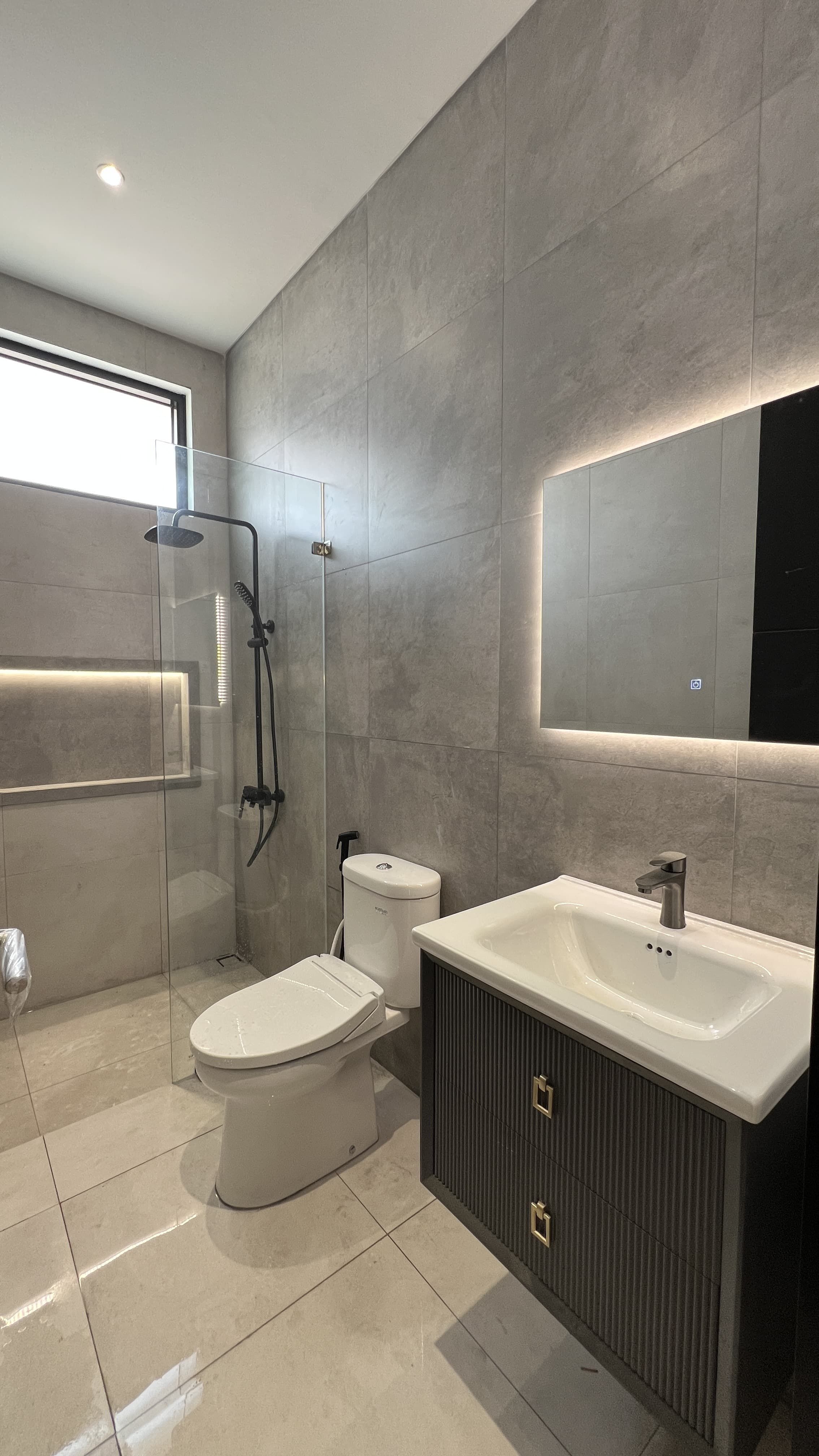 Rumah Dijual di Tangerang, foto 1 dari 7