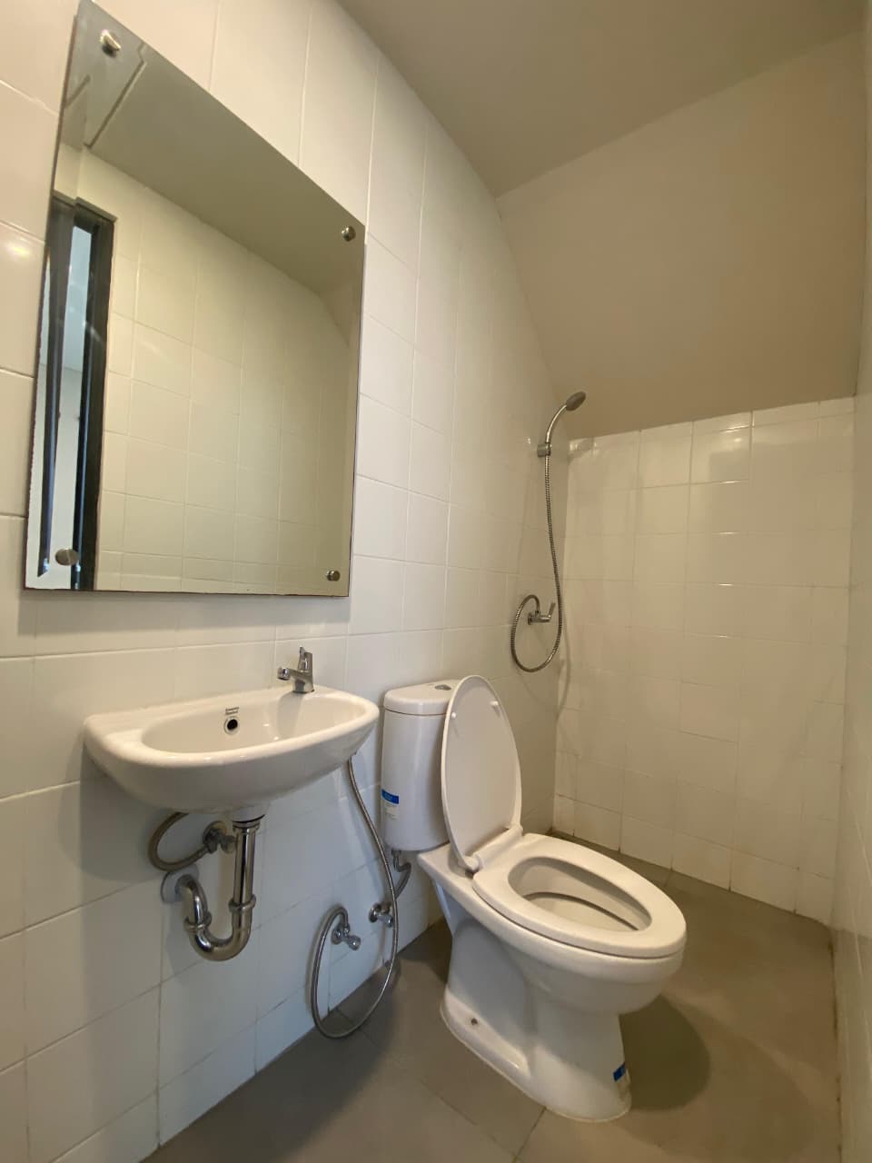 Rumah Dijual di BSD, Tangerang Selatan, foto 1 dari 9