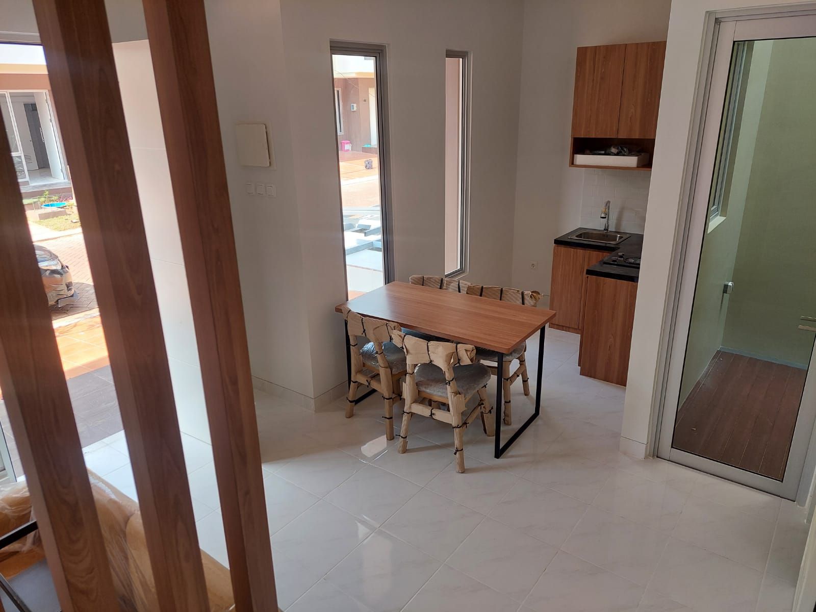 Rumah Dijual di Tangerang, foto 1 dari 9