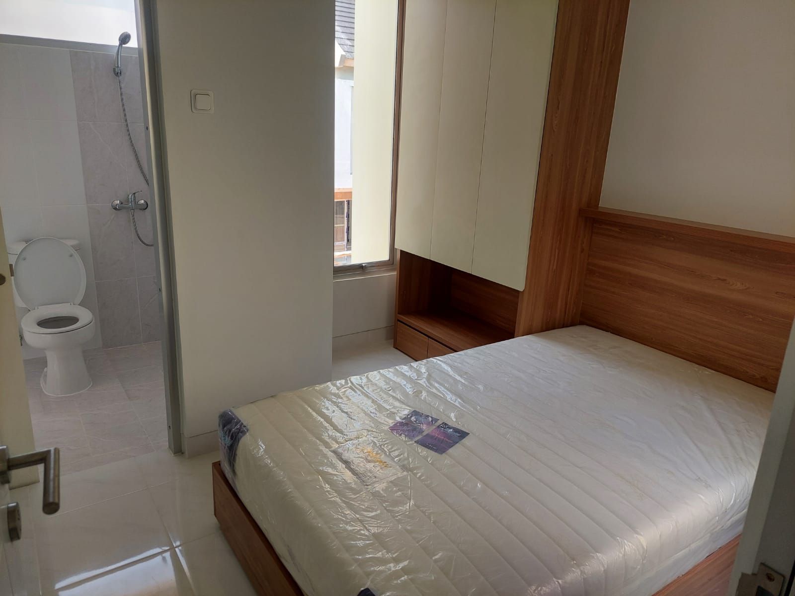 Rumah Dijual di Tangerang, foto 1 dari 9