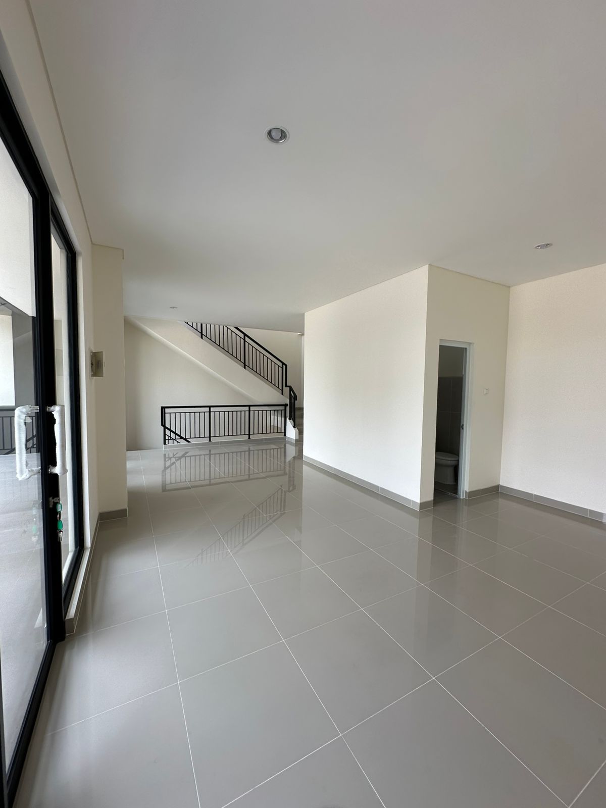 Ruko Disewa di Tangerang, foto 1 dari 7