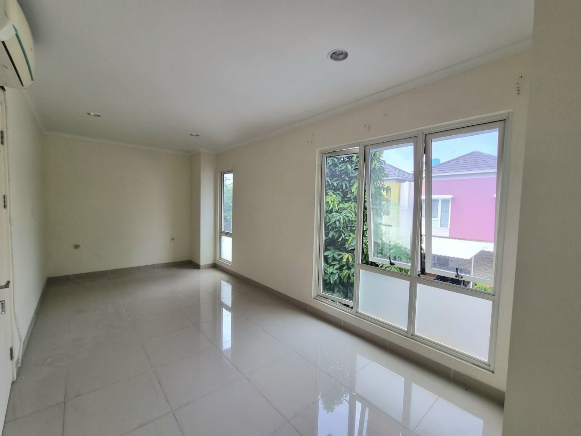 Rumah Dijual di Tangerang, foto 5 dari 6
