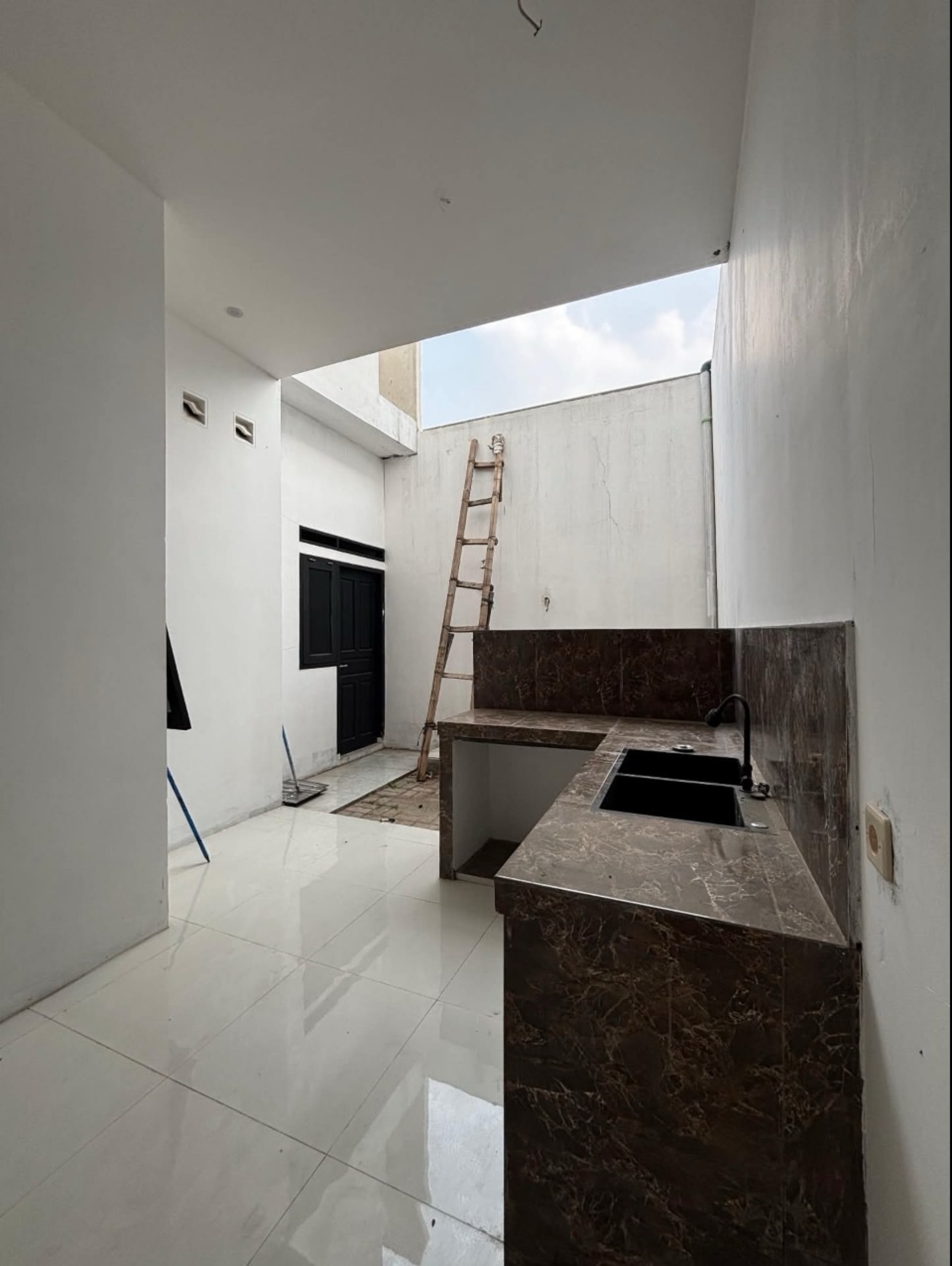 Rumah Dijual di Tangerang, foto 2 dari 10