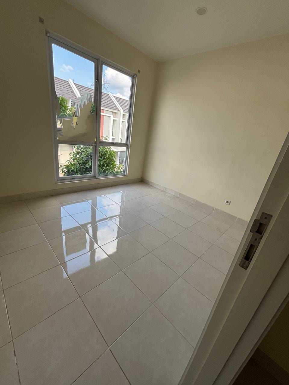 Rumah Disewa di Tangerang, foto 3 dari 9