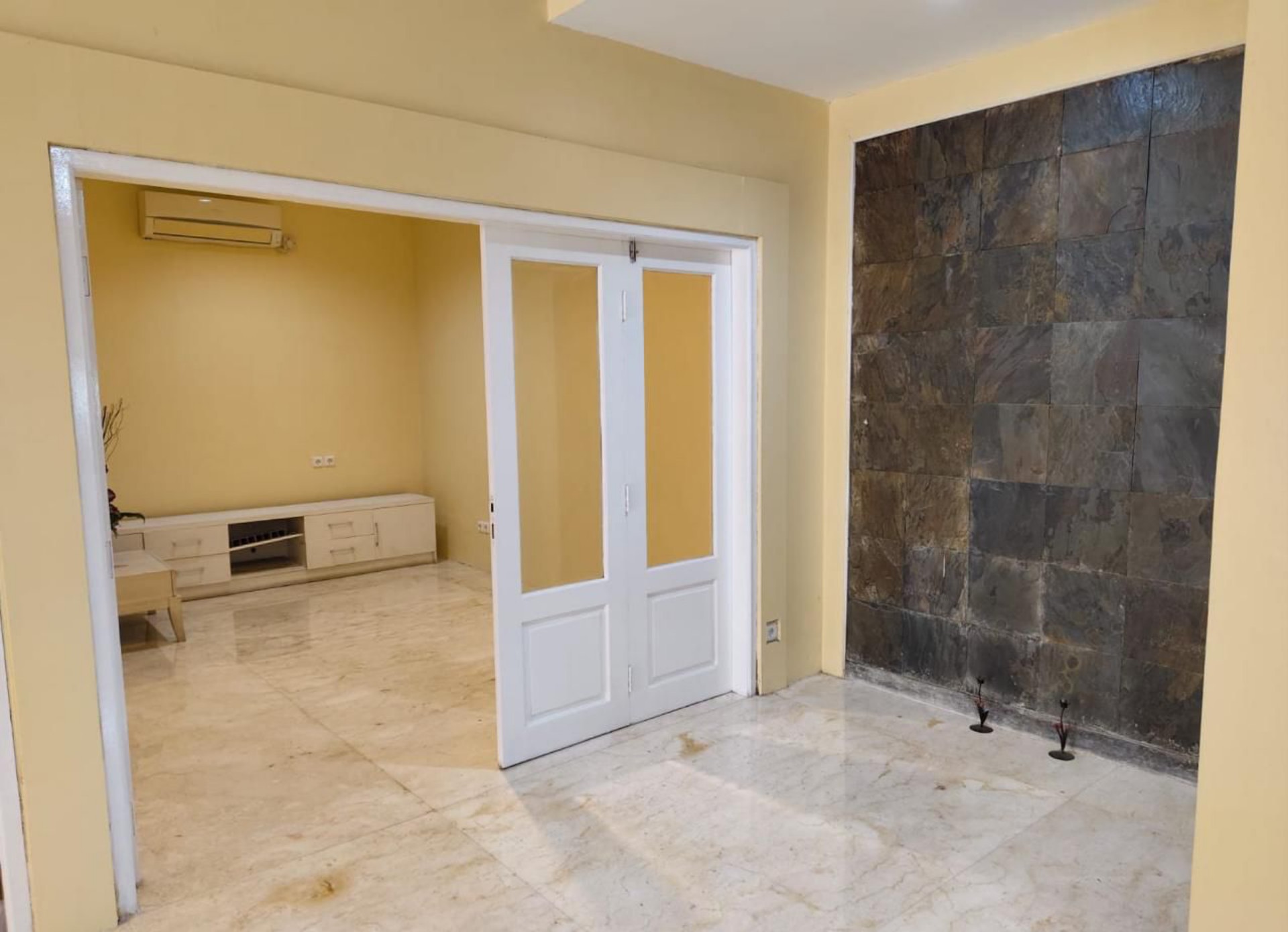 Rumah Disewa di Tangerang, foto 3 dari 10