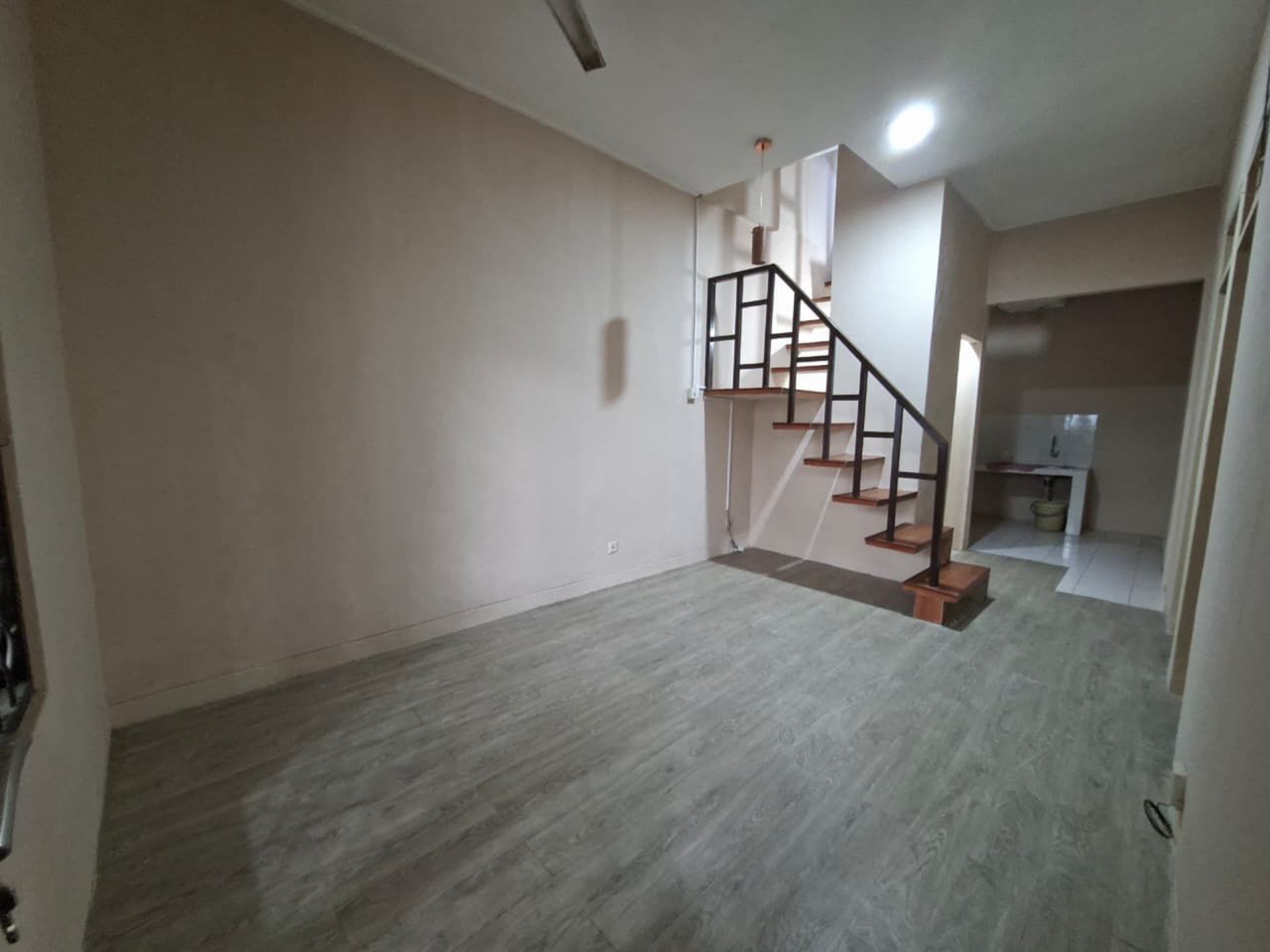 Rumah Dijual di Tangerang, foto 1 dari 8