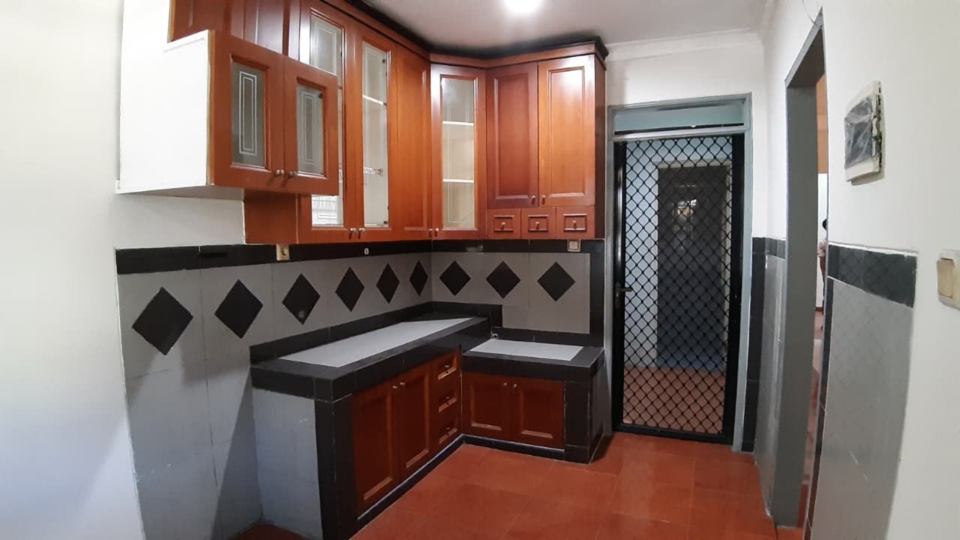 Rumah Disewa di Tangerang, foto 3 dari 7