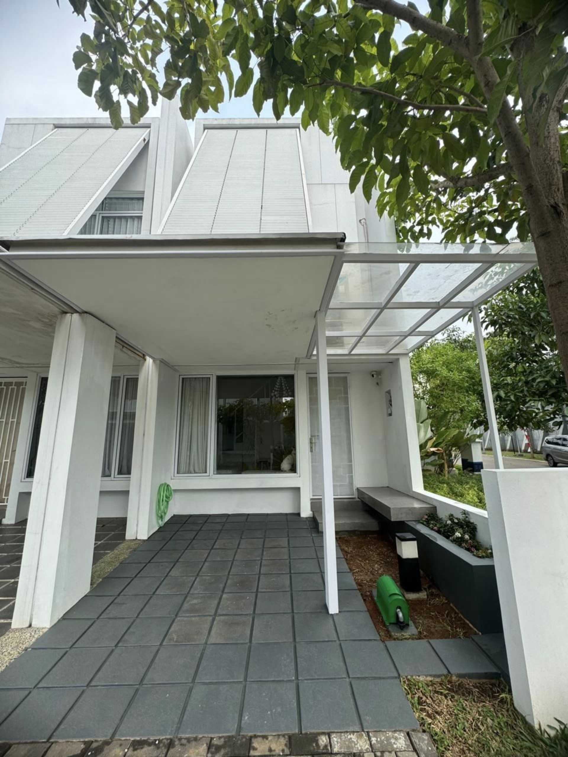 Rumah Disewa di Tangerang, foto 1 dari 9