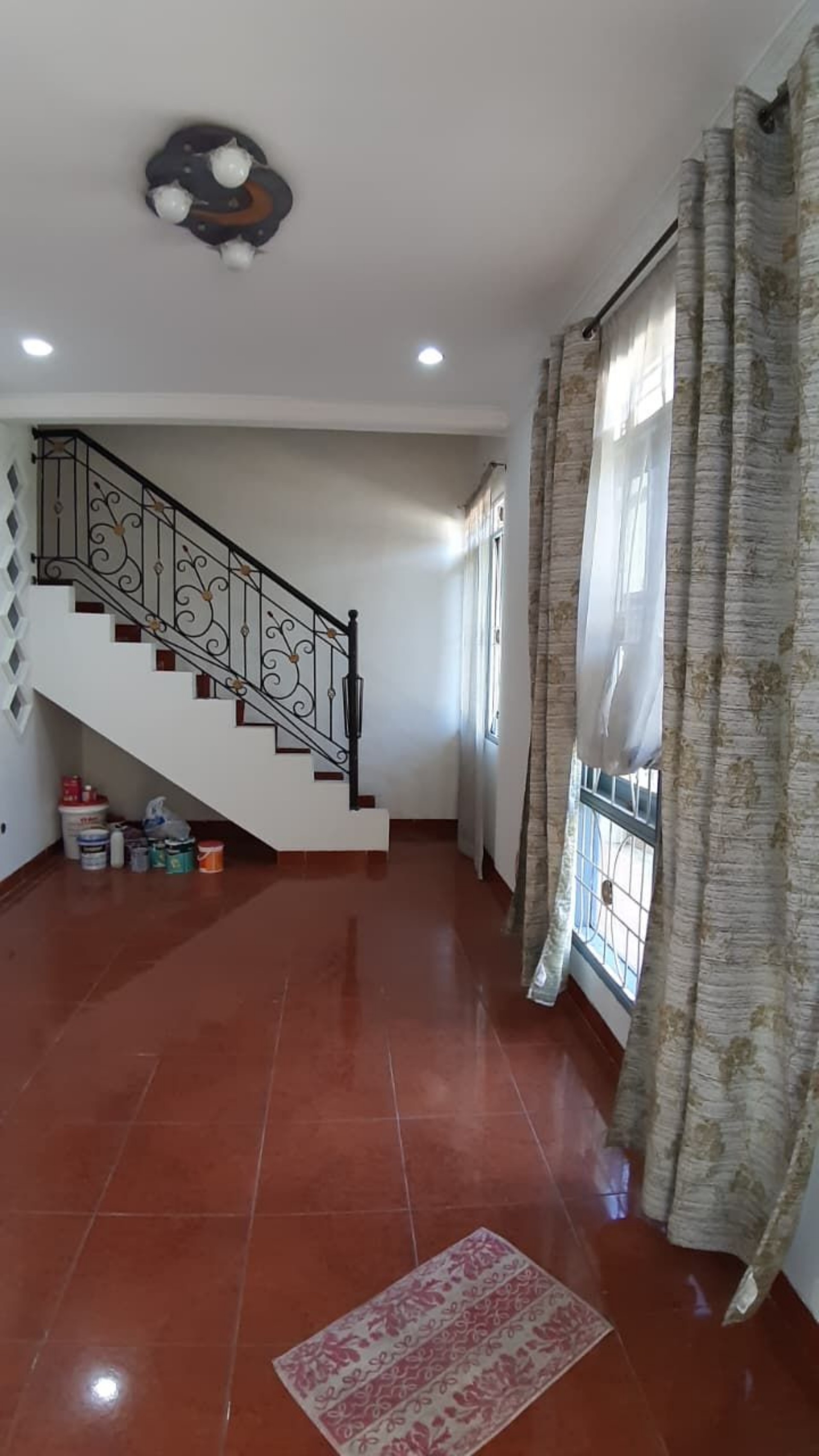 Rumah Disewa di Tangerang, foto 2 dari 10