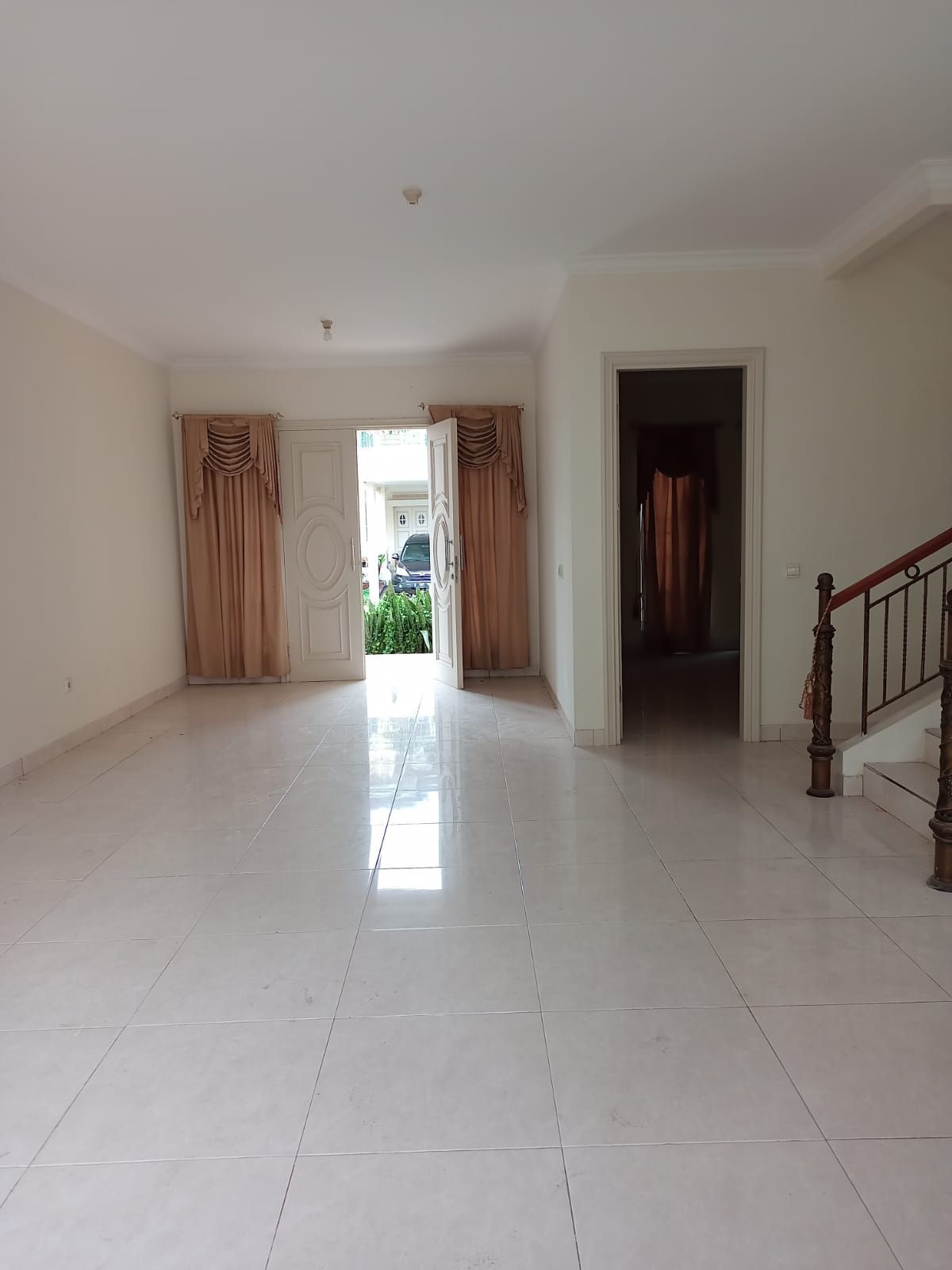 Rumah Disewa di Tangerang, foto 1 dari 9