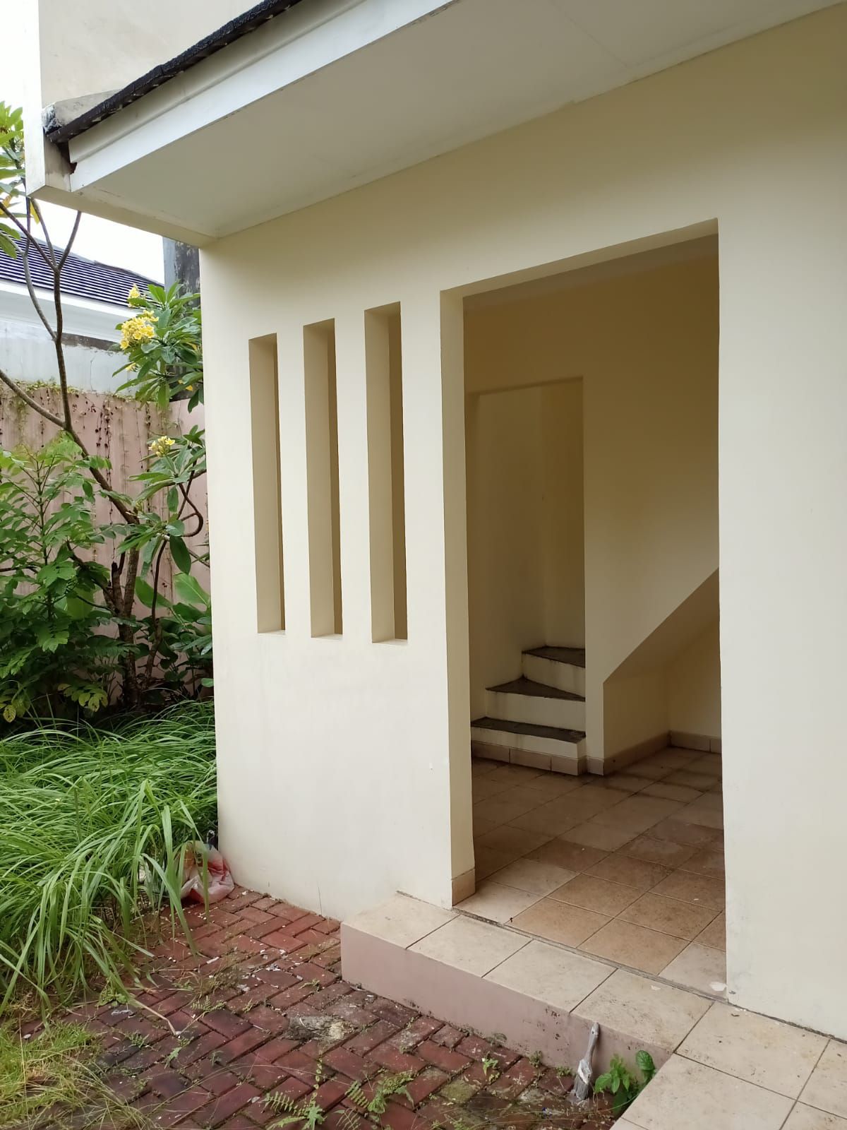 Rumah Disewa di Tangerang, foto 1 dari 9